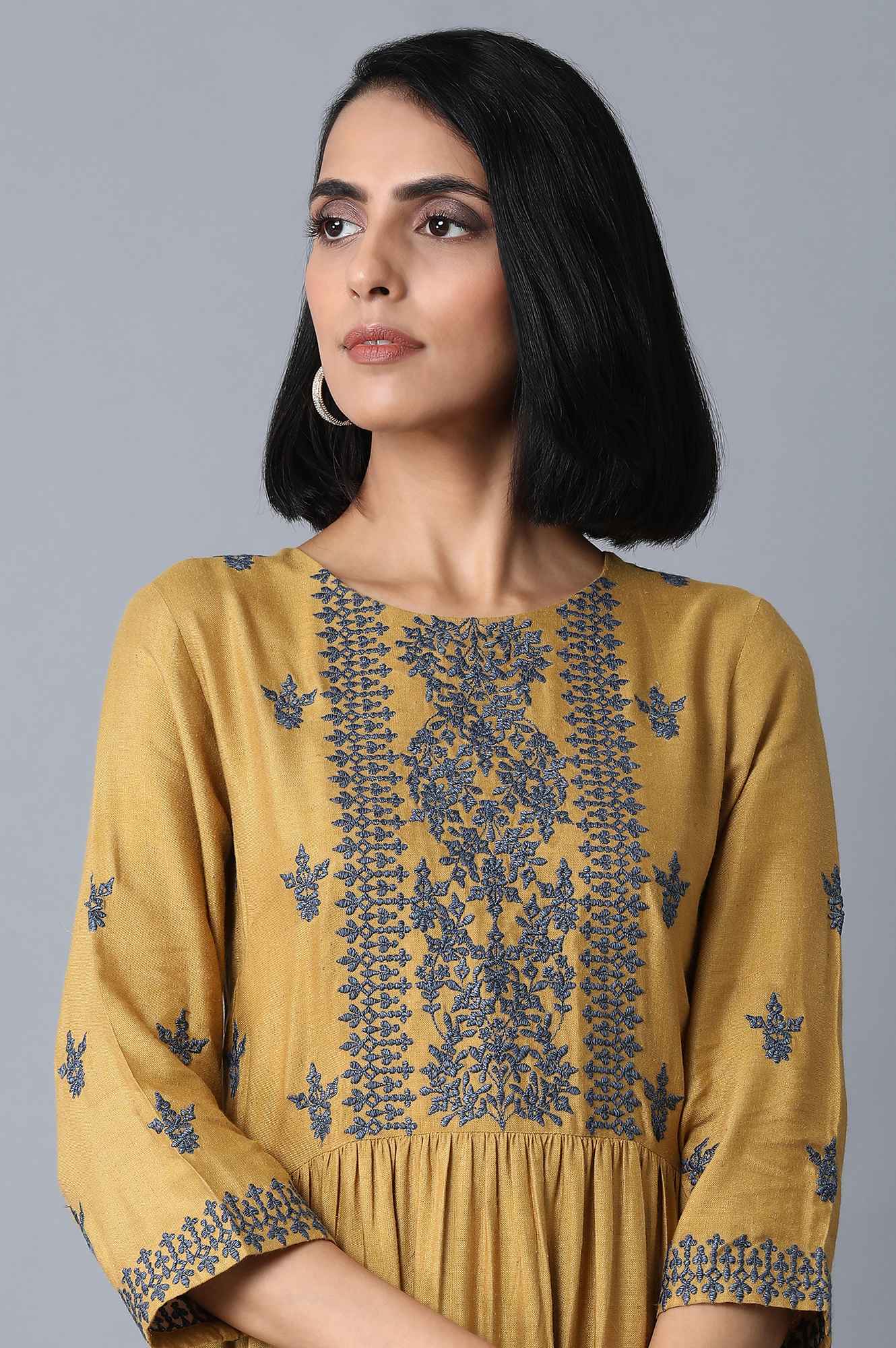 https://cdn.shopify.com/s/files/1/0722/3148/5636/files/20AUW14258-214366_6.jpg?v=1760485400