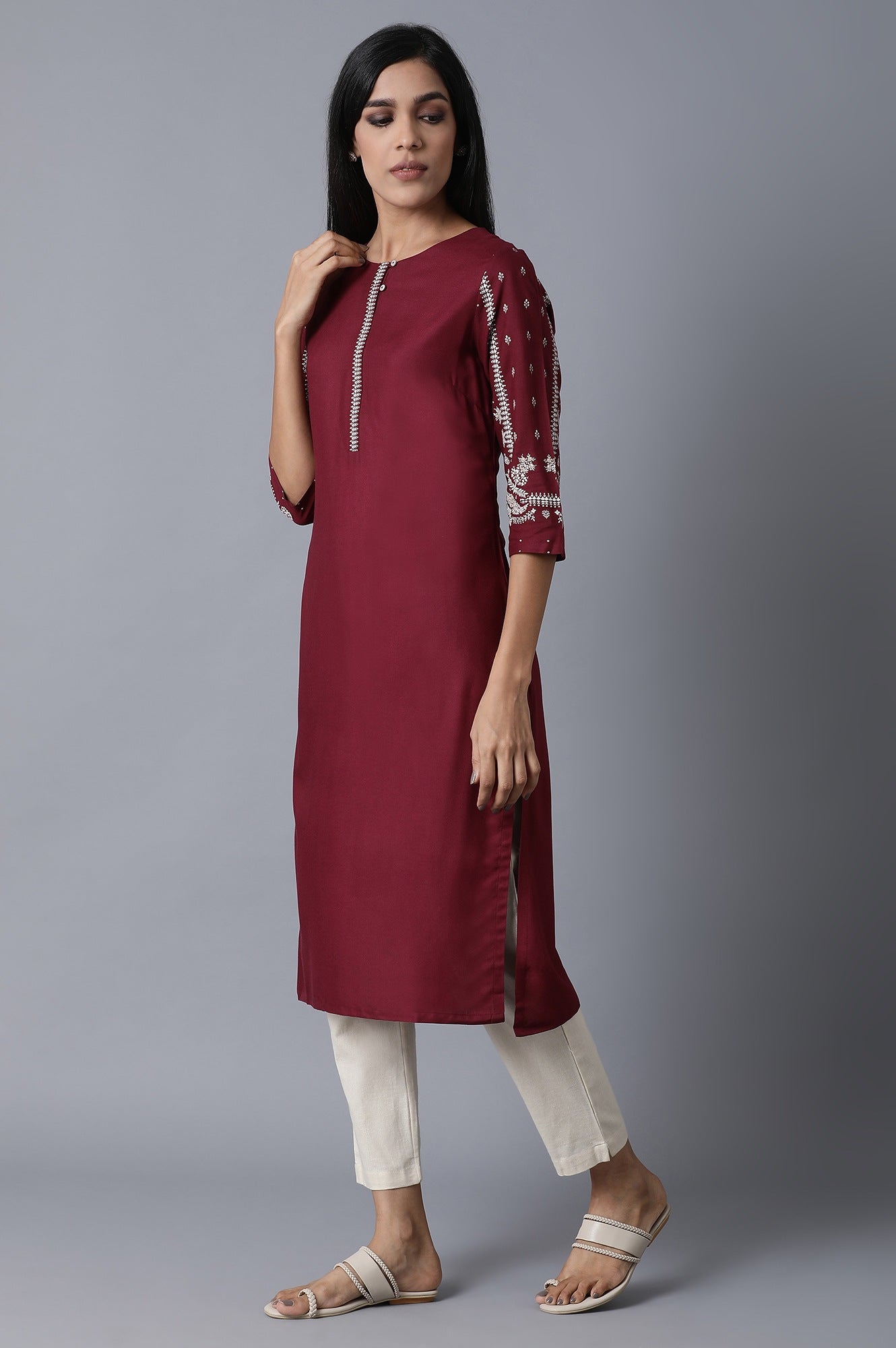 https://cdn.shopify.com/s/files/1/0722/3148/5636/files/20AUW14659-116417_3_1bfd1092-e202-4a40-8f65-e63b898b2f3b.jpg?v=1760478402