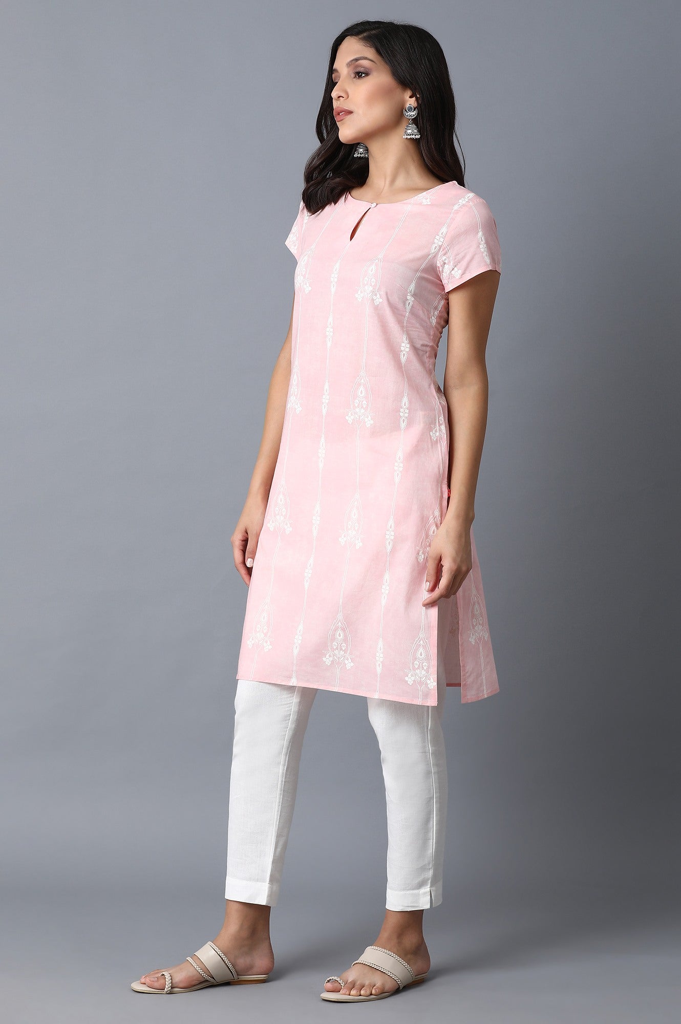https://cdn.shopify.com/s/files/1/0722/3148/5636/files/20AUW14663-116408_3_eb8adfa3-e3c9-42e7-858c-1be75eb3f55d.jpg?v=1760478453