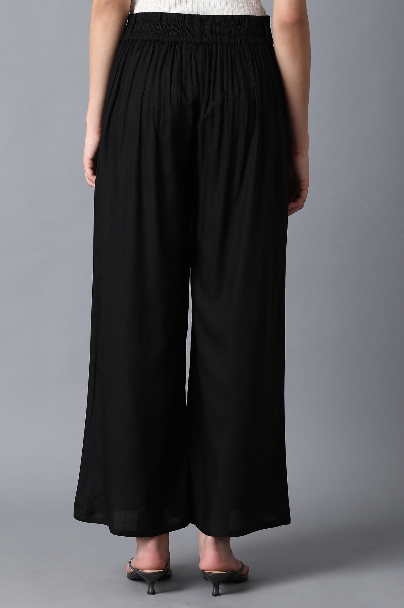 https://cdn.shopify.com/s/files/1/0722/3148/5636/files/20CRW260381-11249_2_f9dc338f-b5d1-4ffa-9c3f-3d22d1e89660.jpg?v=1760479762