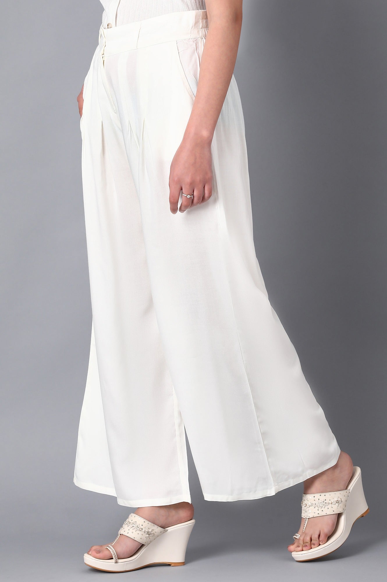 https://cdn.shopify.com/s/files/1/0722/3148/5636/files/20CRW260381-11253_3_6aa3a301-fe70-4fea-a17b-3443a29aff41.jpg?v=1772276624