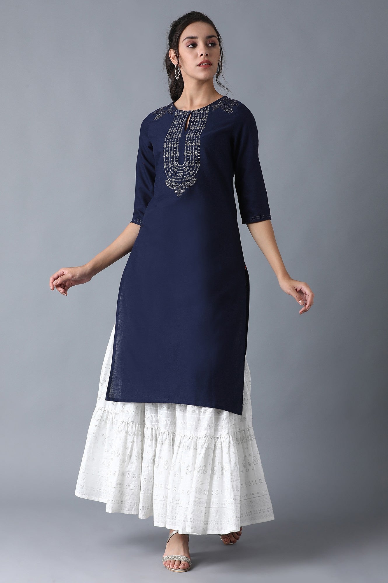 https://cdn.shopify.com/s/files/1/0722/3148/5636/files/20FEW12213-211788_1_d1aa514e-cf18-44dc-b498-e0896856a781.jpg?v=1760481334
