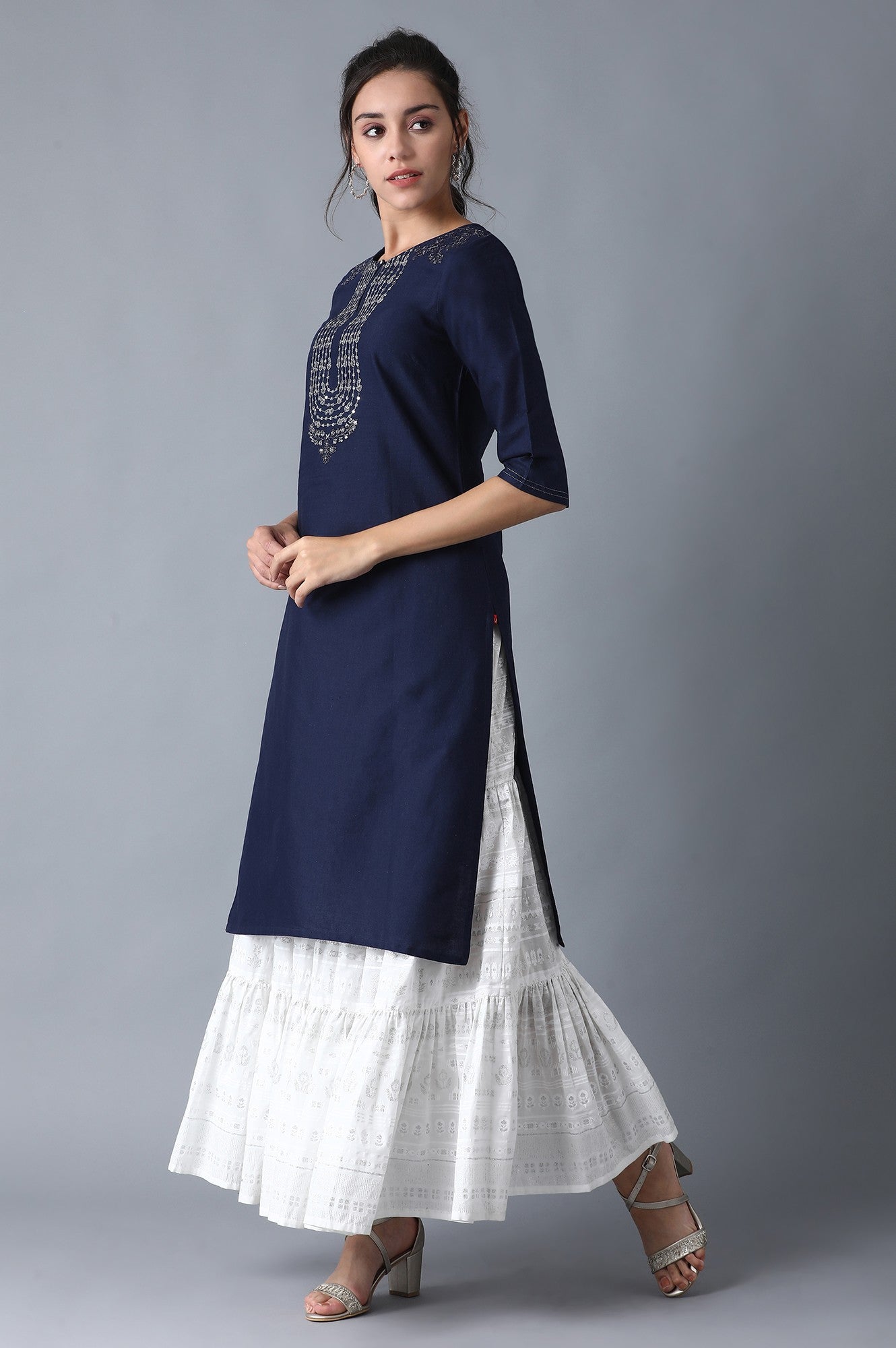 https://cdn.shopify.com/s/files/1/0722/3148/5636/files/20FEW12213-211788_3_4e9559ef-10ff-4799-8096-b19dba8e25fd.jpg?v=1760481334