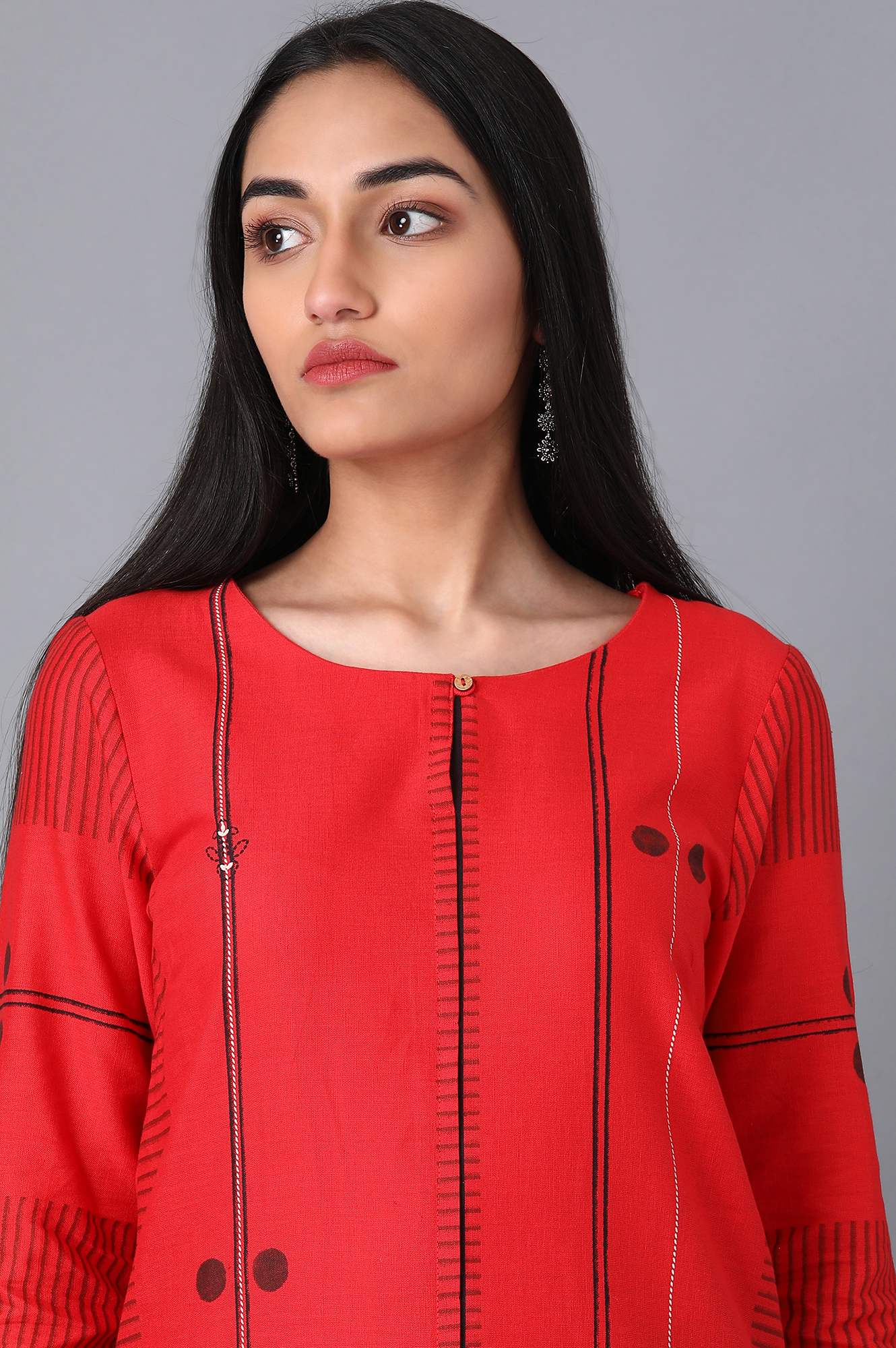 https://cdn.shopify.com/s/files/1/0722/3148/5636/files/20FEW13242-113668_6_dcb2f252-ae2e-4a5e-a9bc-37f5e99c7d4b.jpg?v=1760478752