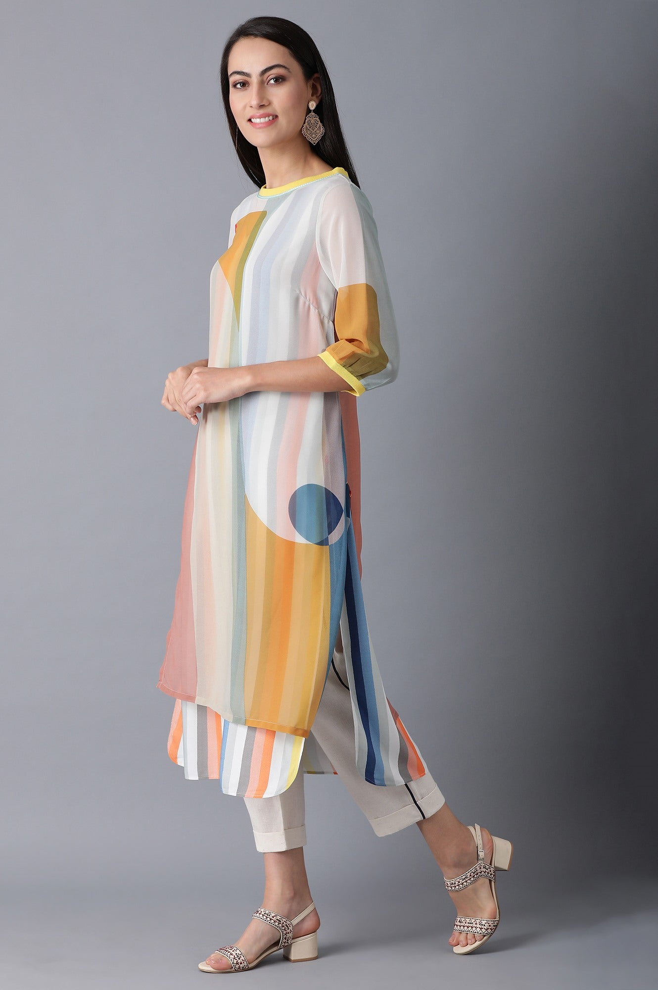 https://cdn.shopify.com/s/files/1/0722/3148/5636/files/20FEW13323-114053_3_60292271-f5ca-4614-8fa4-a05a9d954e2e.jpg?v=1760484252