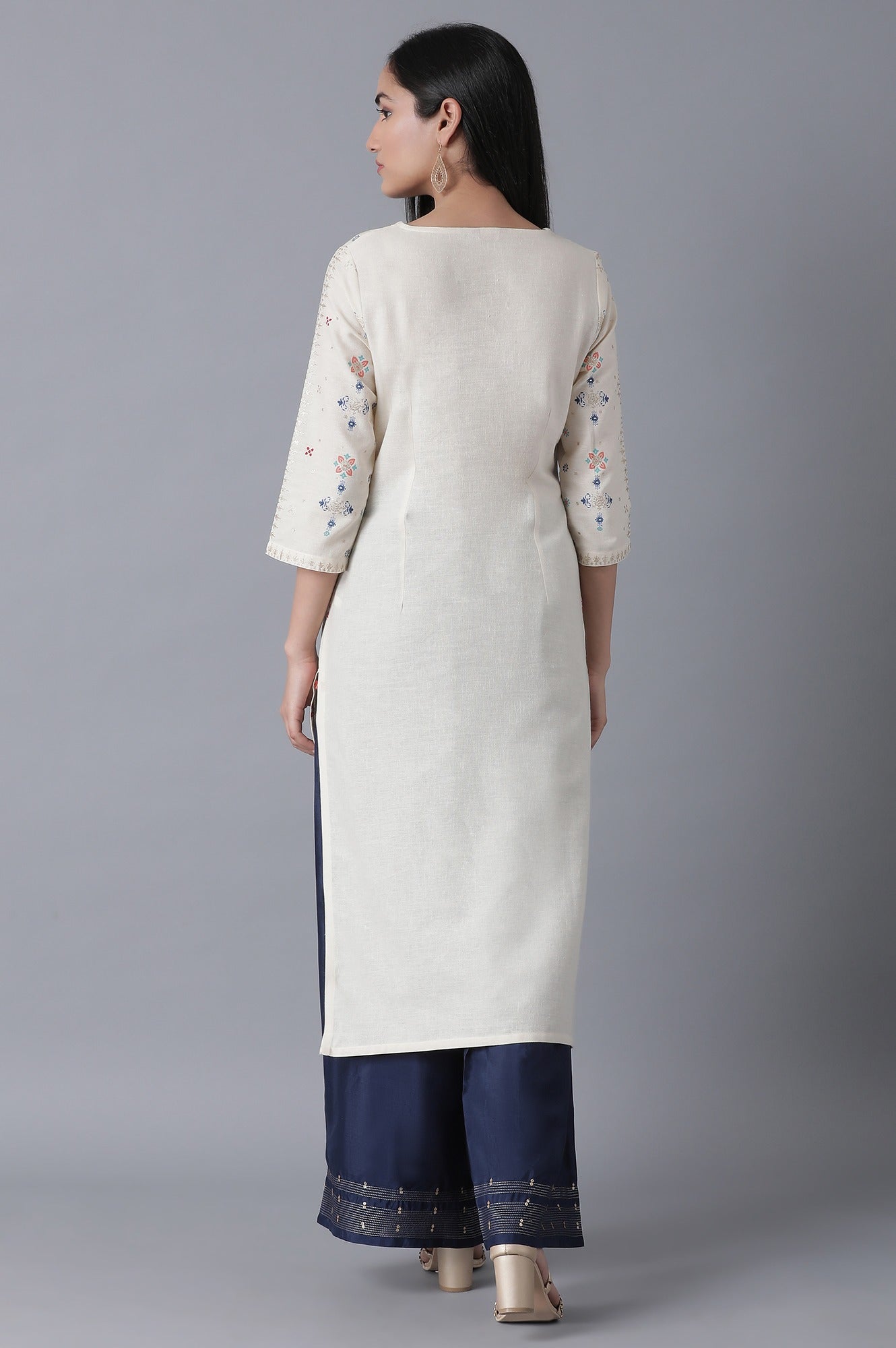 https://cdn.shopify.com/s/files/1/0722/3148/5636/files/20FEW13356-113890_2_370040b0-6a0b-44b8-bd43-e07790a6d85d.jpg?v=1760480006