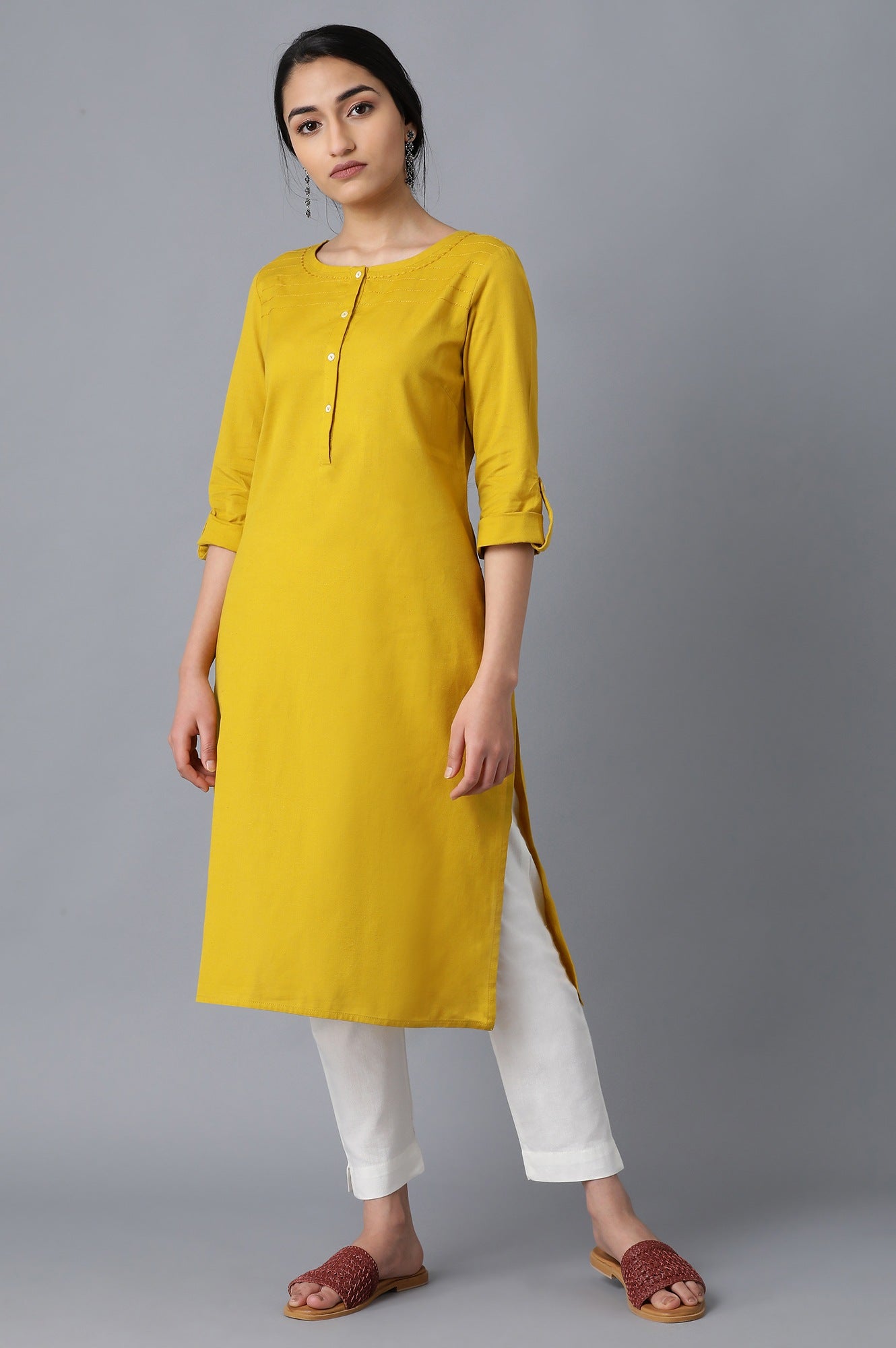 https://cdn.shopify.com/s/files/1/0722/3148/5636/files/20FEW13783-213740_1_c8e99093-7fa6-4859-8e01-95dd36d42dae.jpg?v=1760484287