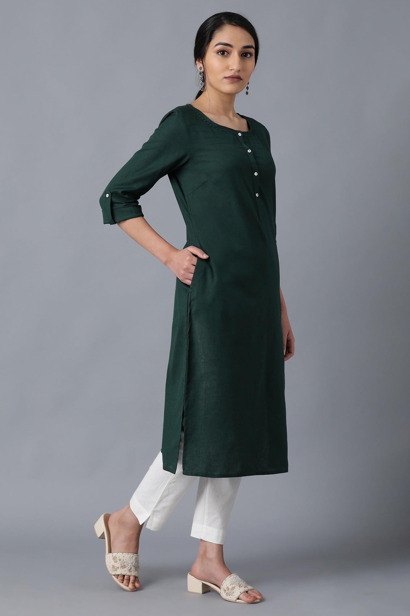https://cdn.shopify.com/s/files/1/0722/3148/5636/files/20FEW13783-213745_4_fa1a491f-95d1-42f5-b9a5-52e952b0dfe3.jpg?v=1760478896