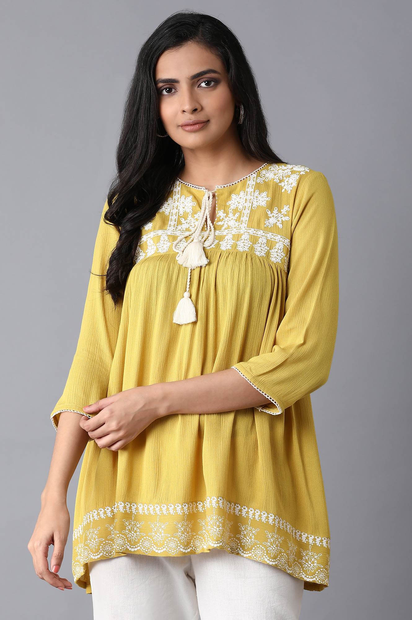 https://cdn.shopify.com/s/files/1/0722/3148/5636/files/20FEW30423-213870_1.jpg?v=1760485476