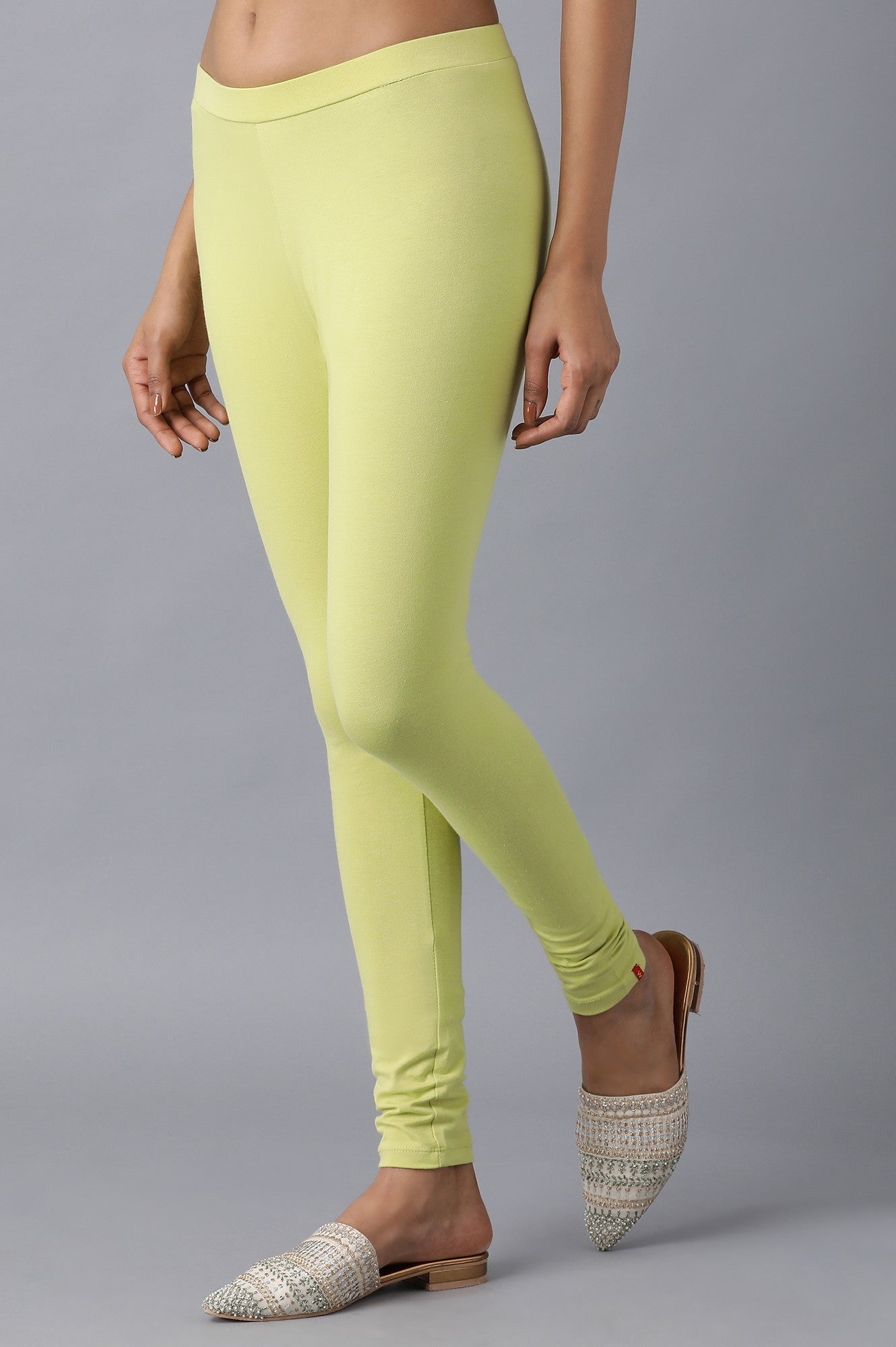https://cdn.shopify.com/s/files/1/0722/3148/5636/files/20FEW60105-213440_3_7a449b93-5f2a-409e-b468-dbbe6553f0c6.jpg?v=1760597297