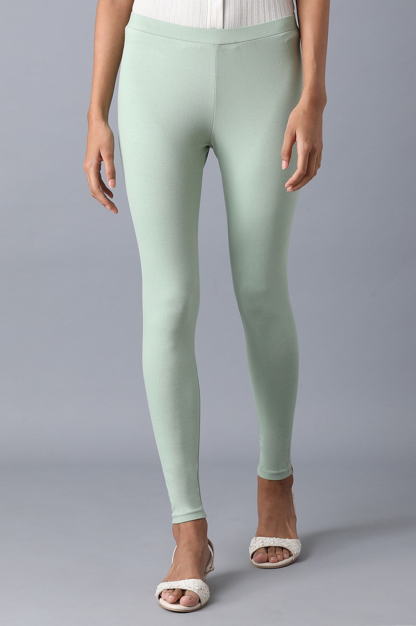 https://cdn.shopify.com/s/files/1/0722/3148/5636/files/20FEW60105-213445_1_3d6c1e3d-0001-4cbf-a5a8-34fe0a59370b.jpg?v=1772276495