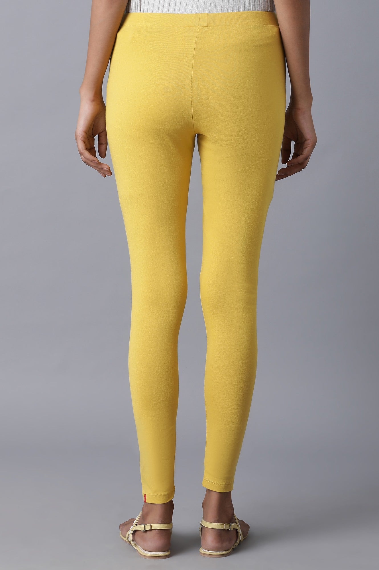 https://cdn.shopify.com/s/files/1/0722/3148/5636/files/20FEW60105-213778_2_7b913a5e-ab78-4d2a-8bce-5b4b26807a58.jpg?v=1760603317