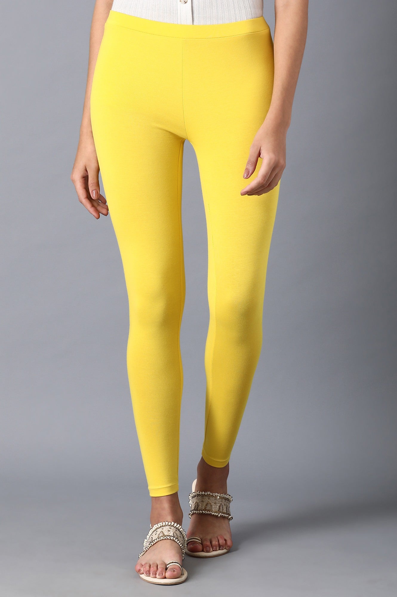 https://cdn.shopify.com/s/files/1/0722/3148/5636/files/20FEW60105-213908_1_28efb732-3497-4e1d-9e2e-ca424f4a4f71.jpg?v=1760599302