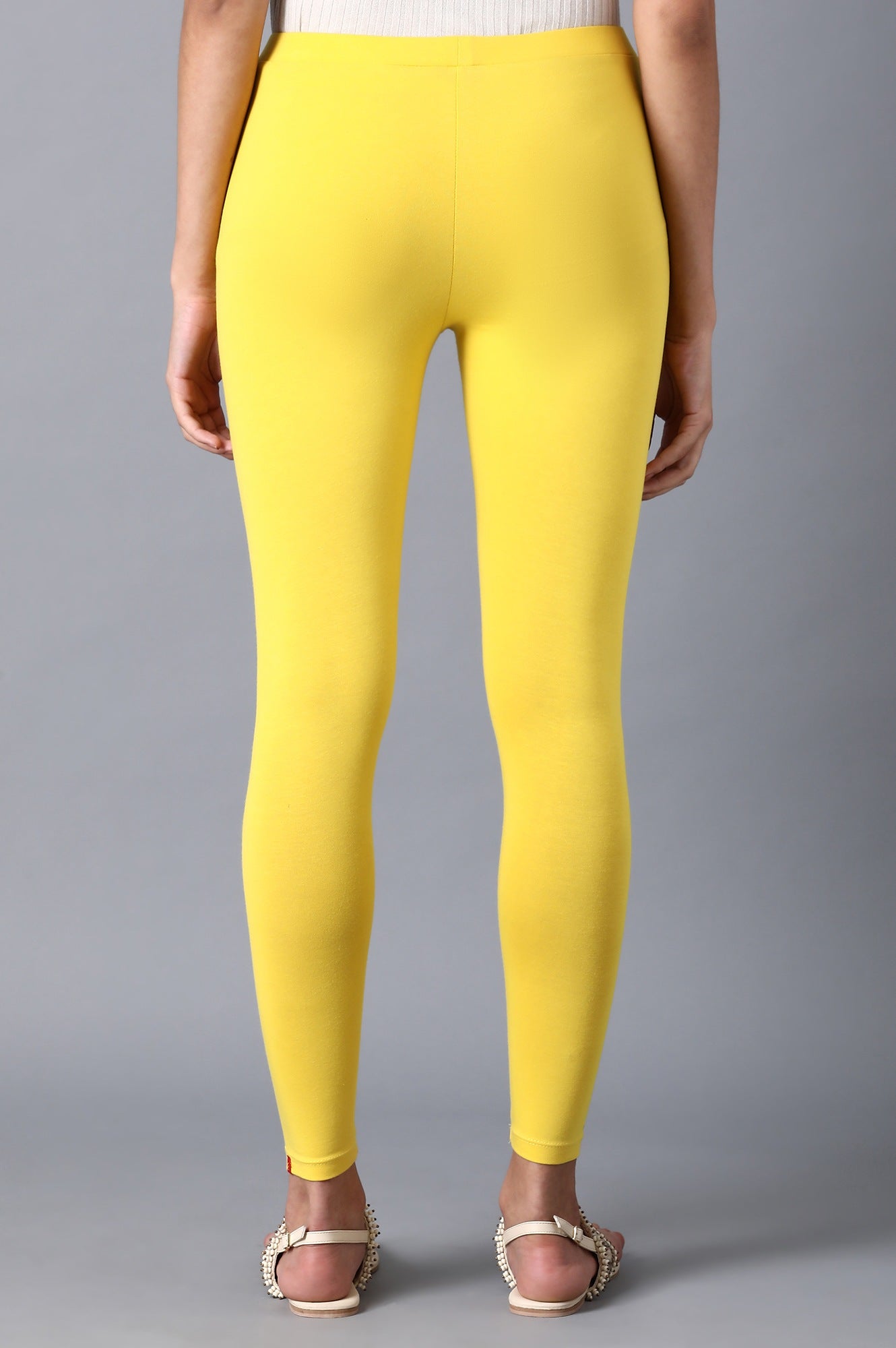 https://cdn.shopify.com/s/files/1/0722/3148/5636/files/20FEW60105-213908_2_52eb9975-7976-4b98-9c83-ec2ff0b44855.jpg?v=1760599302