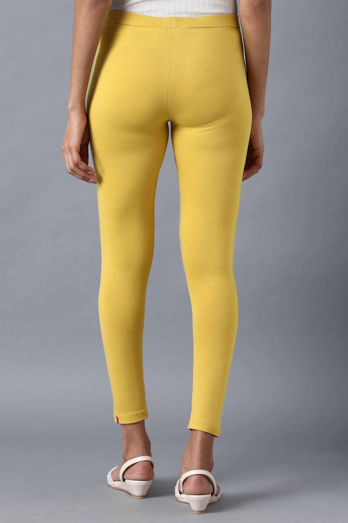 https://cdn.shopify.com/s/files/1/0722/3148/5636/files/20FEW60105-213911_2_cb4d9e99-253f-4e10-80c5-03f063b37ce1.jpg?v=1760597337