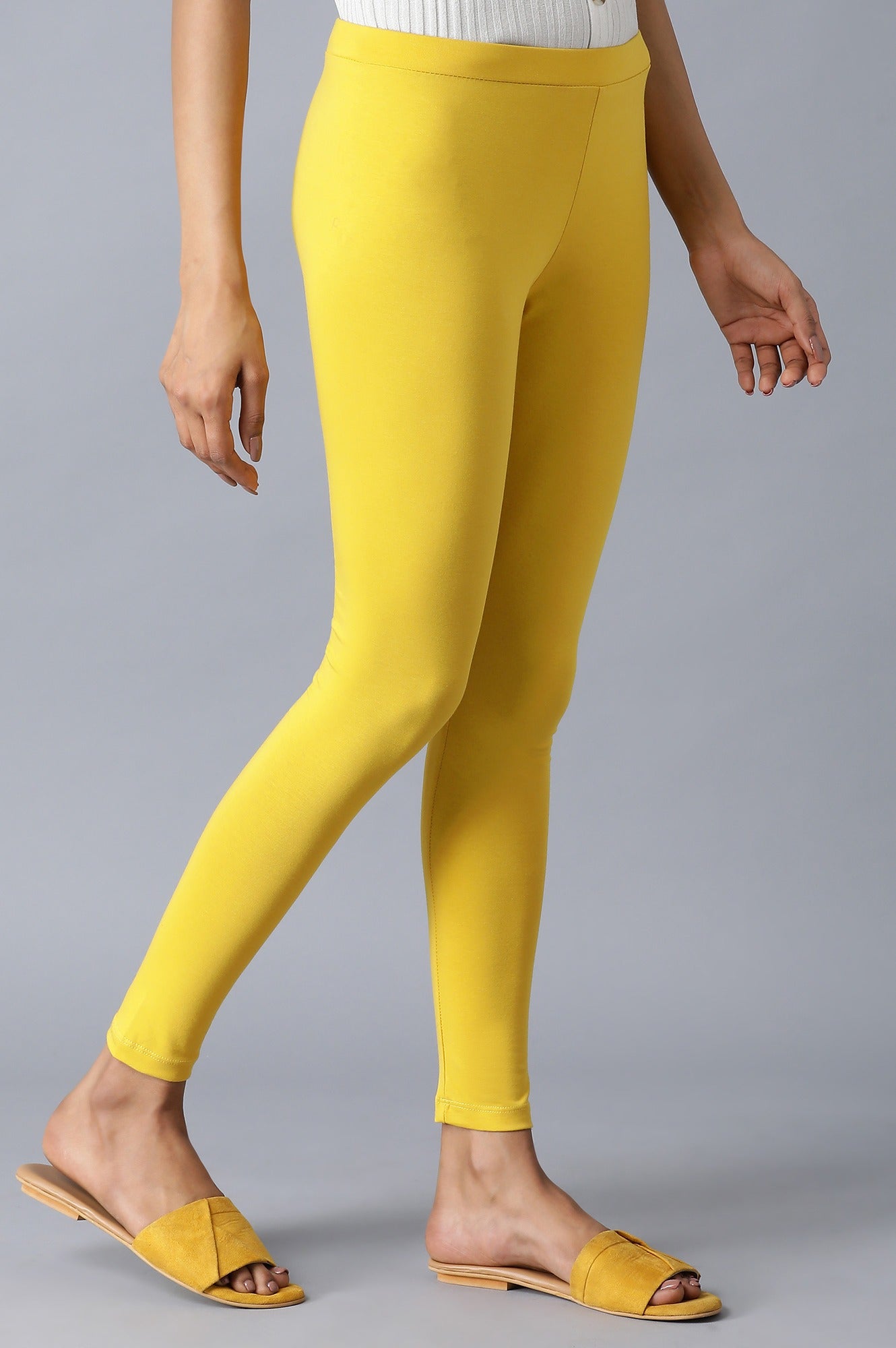 https://cdn.shopify.com/s/files/1/0722/3148/5636/files/20FEW60105-213914_4_1b5332de-2cbf-4456-a174-ba91d0fba400.jpg?v=1760607415
