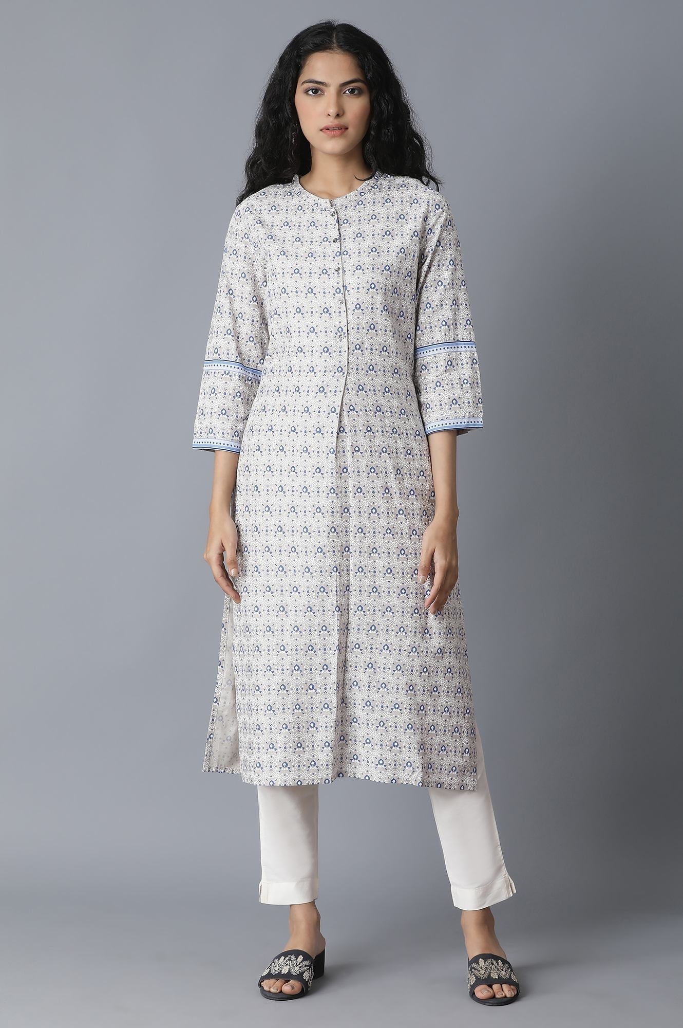 https://cdn.shopify.com/s/files/1/0722/3148/5636/files/20FEW60151-213443_5.jpg?v=1760484817