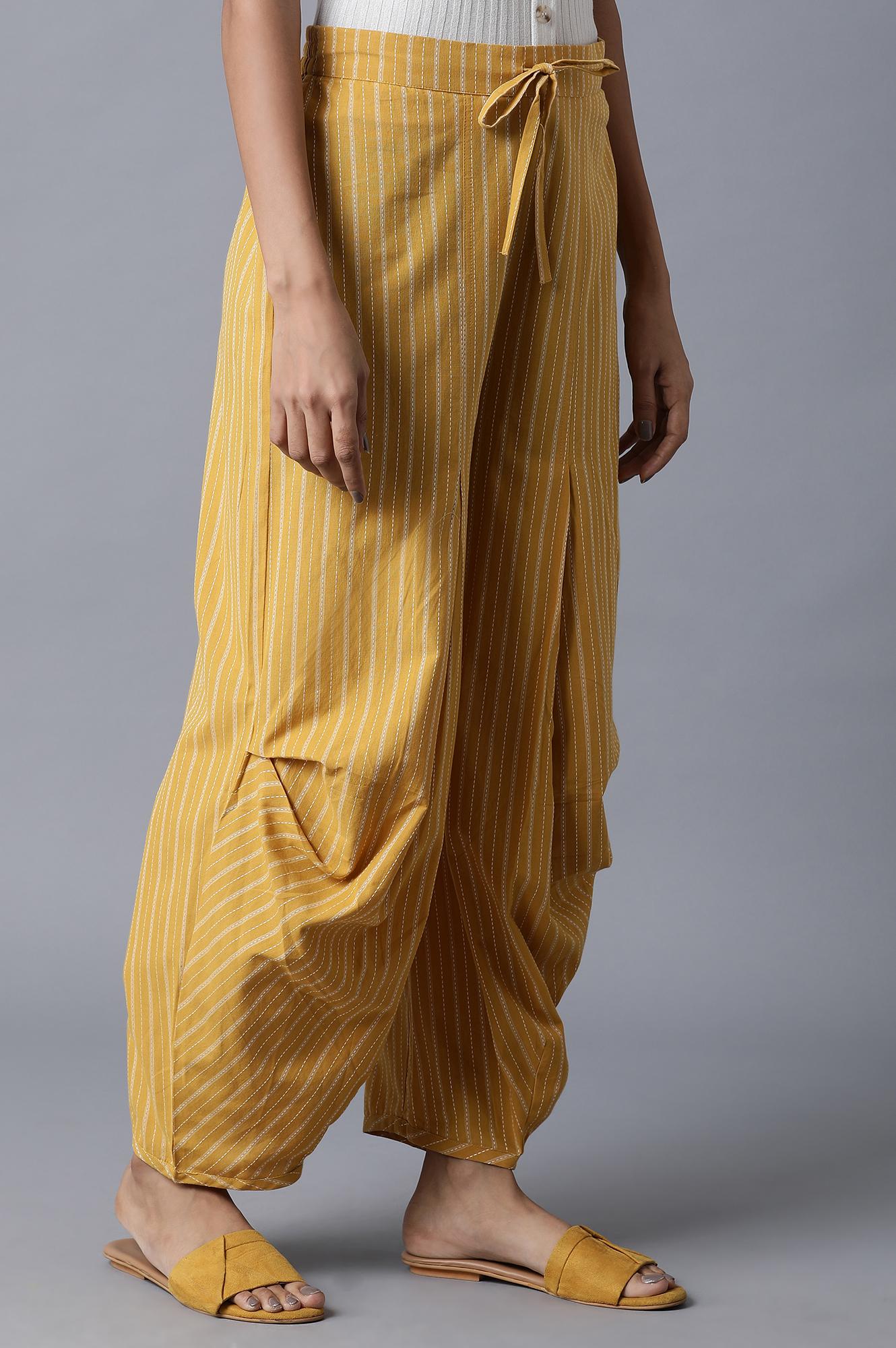 https://cdn.shopify.com/s/files/1/0722/3148/5636/files/20FEW60857-311162_4_75fa8163-08b2-4f06-a2e9-1beb65d3e48d.jpg?v=1760466346