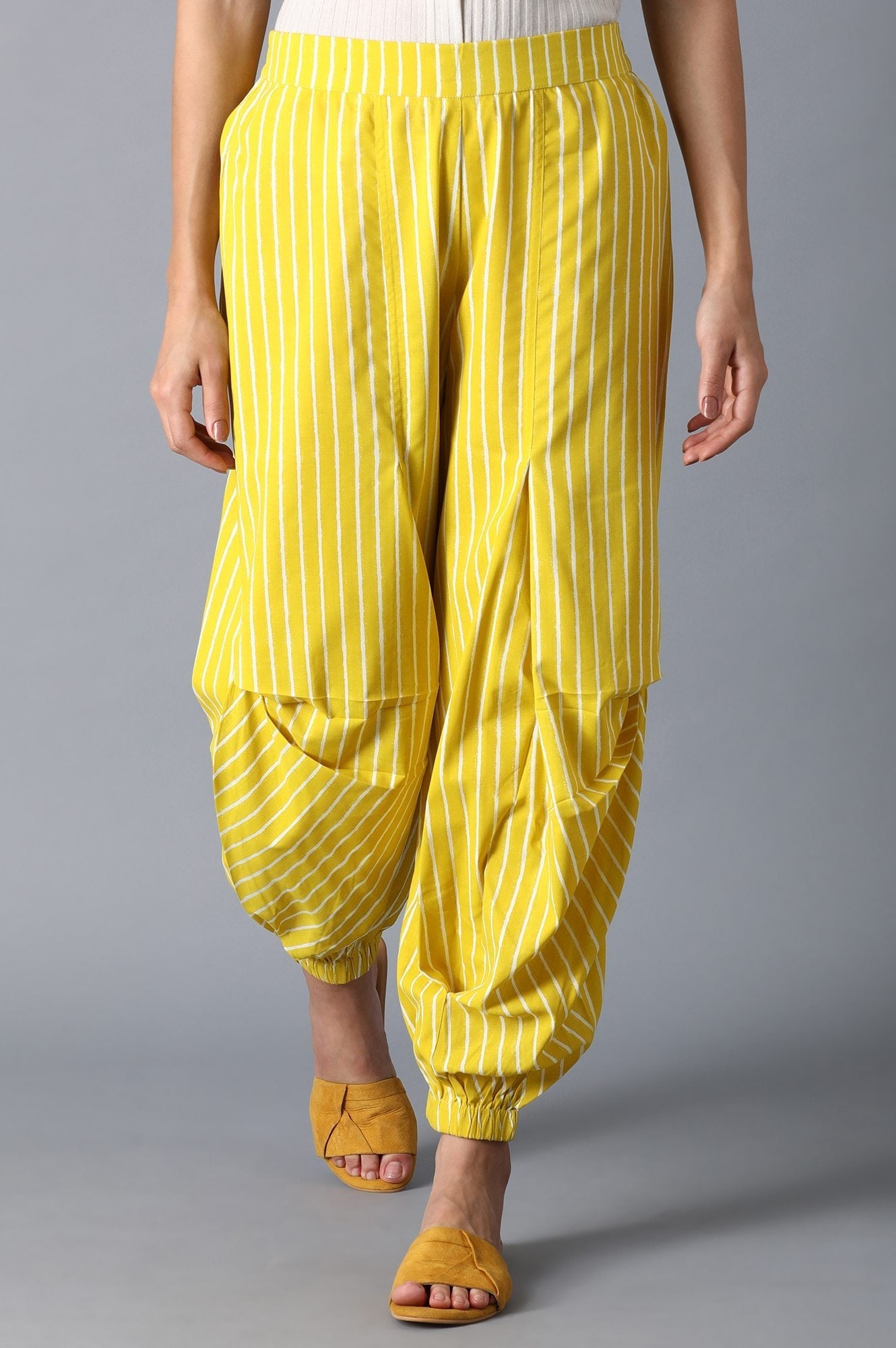 https://cdn.shopify.com/s/files/1/0722/3148/5636/files/20FEW60883-114031_1.jpg?v=1760484856