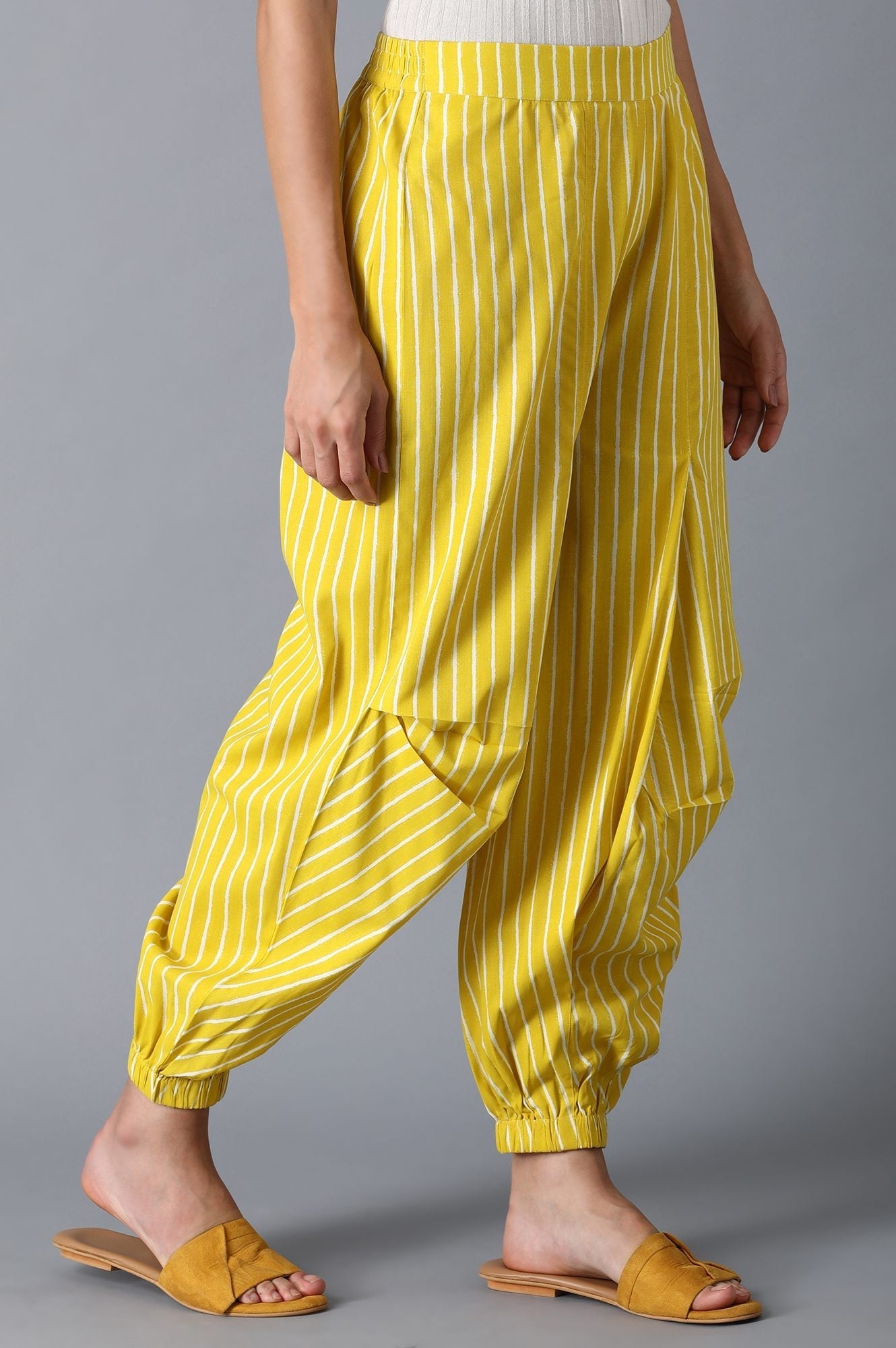 https://cdn.shopify.com/s/files/1/0722/3148/5636/files/20FEW60883-114031_4.jpg?v=1760484856