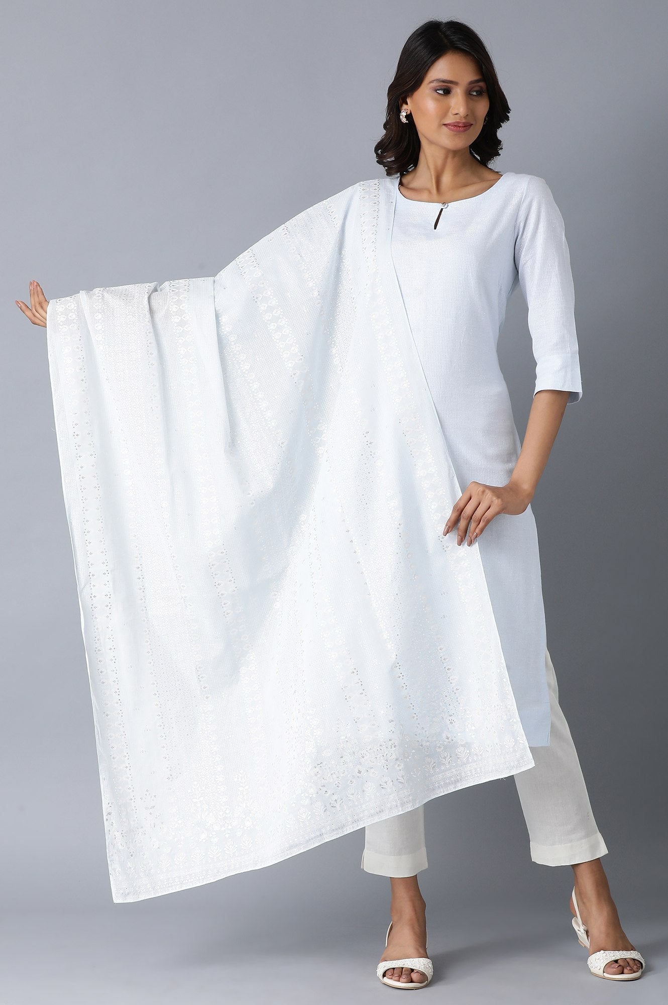 https://cdn.shopify.com/s/files/1/0722/3148/5636/files/20FEW80609-114094_1_134644a2-2dfc-4fa4-9d6f-dc36ac191a6d.jpg?v=1760597379