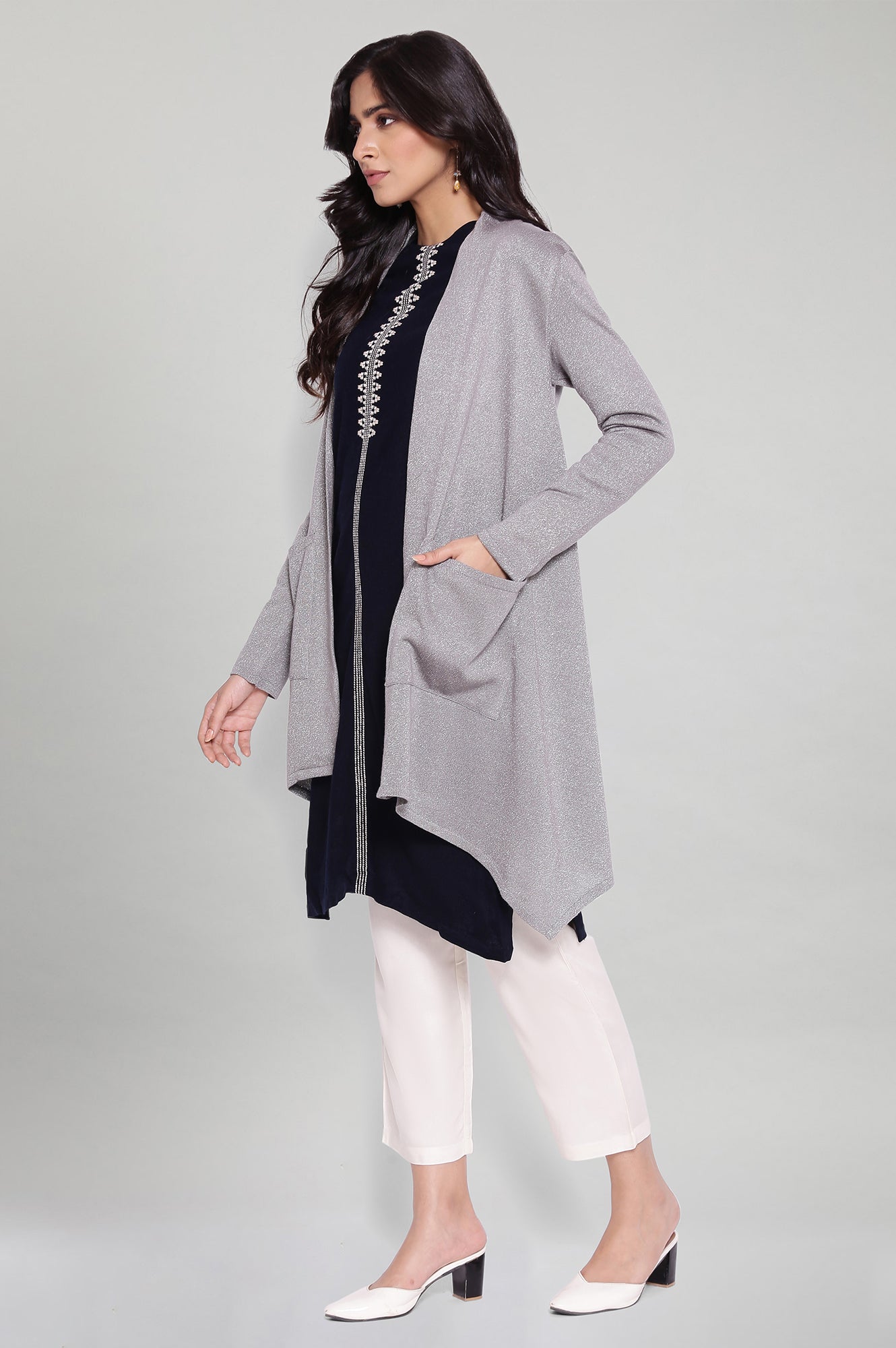 https://cdn.shopify.com/s/files/1/0722/3148/5636/files/20NOW40055-C4346_3_d93dcef9-6d5a-4119-be84-3619fd0bd2b4.jpg?v=1772277574