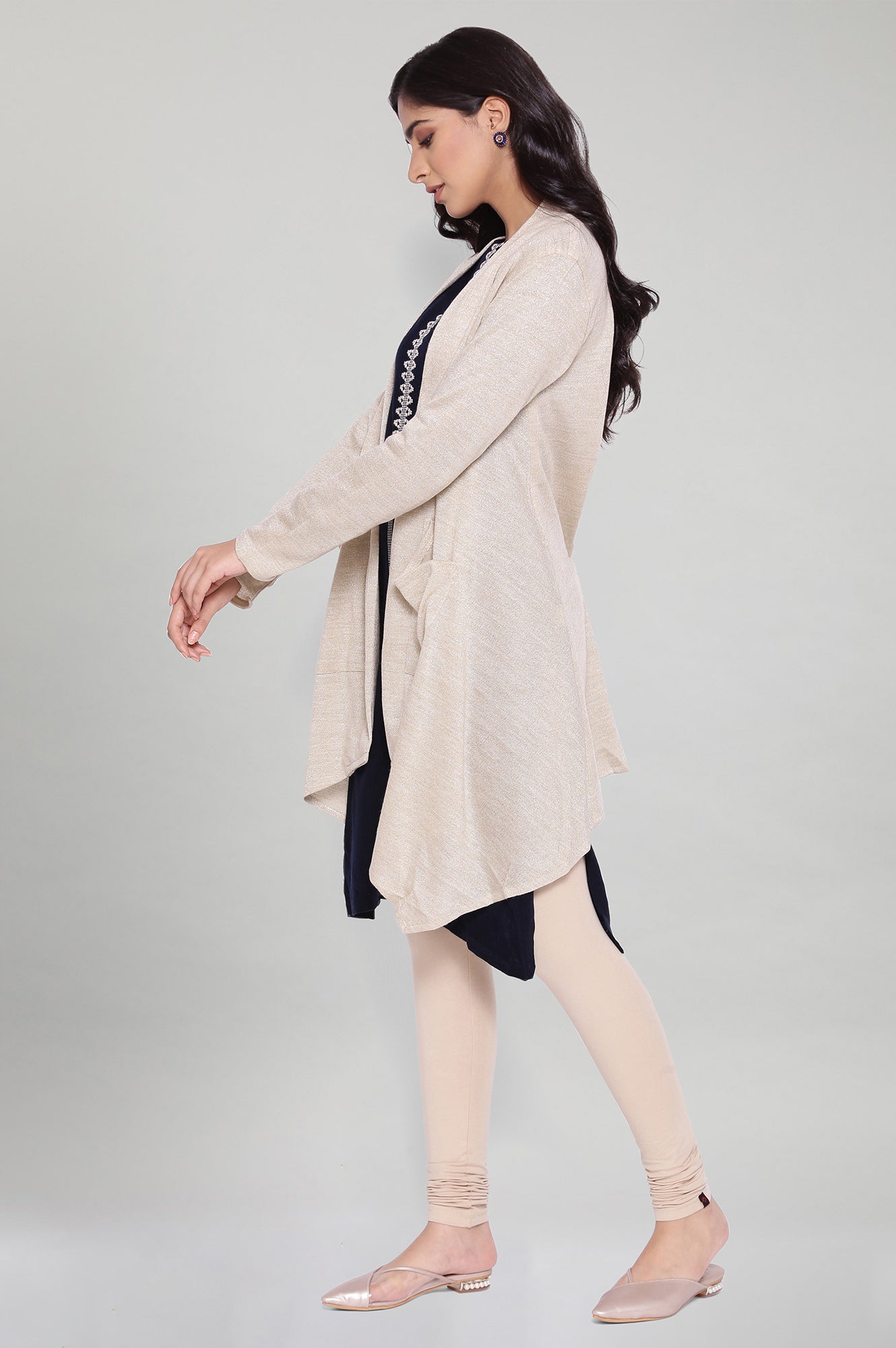 https://cdn.shopify.com/s/files/1/0722/3148/5636/files/20NOW40055-C4390_3_f8b062b4-15fa-4a06-82a9-80ce7fc702e8.jpg?v=1772277576