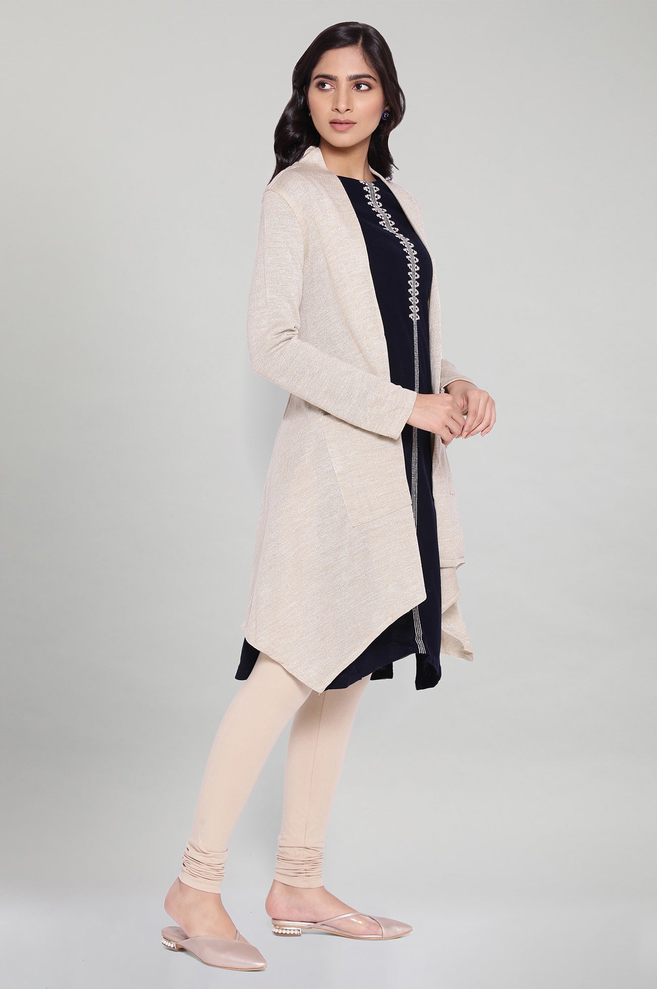 https://cdn.shopify.com/s/files/1/0722/3148/5636/files/20NOW40055-C4390_4_6be52e6f-62de-4d40-bd4d-fa06700fa6b8.jpg?v=1772277577