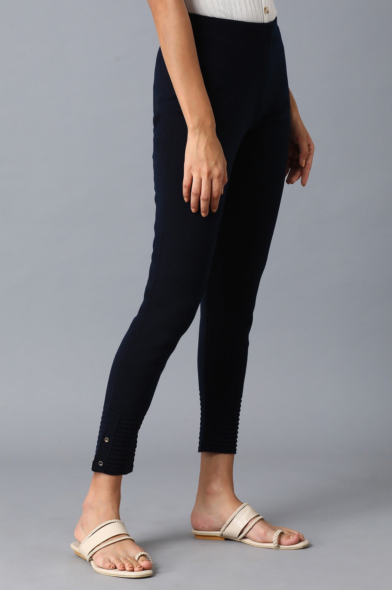 https://cdn.shopify.com/s/files/1/0722/3148/5636/files/20NOW60421-212149_4_41b04aef-acb9-4f6c-892a-b22b03fb72d4.jpg?v=1760597500
