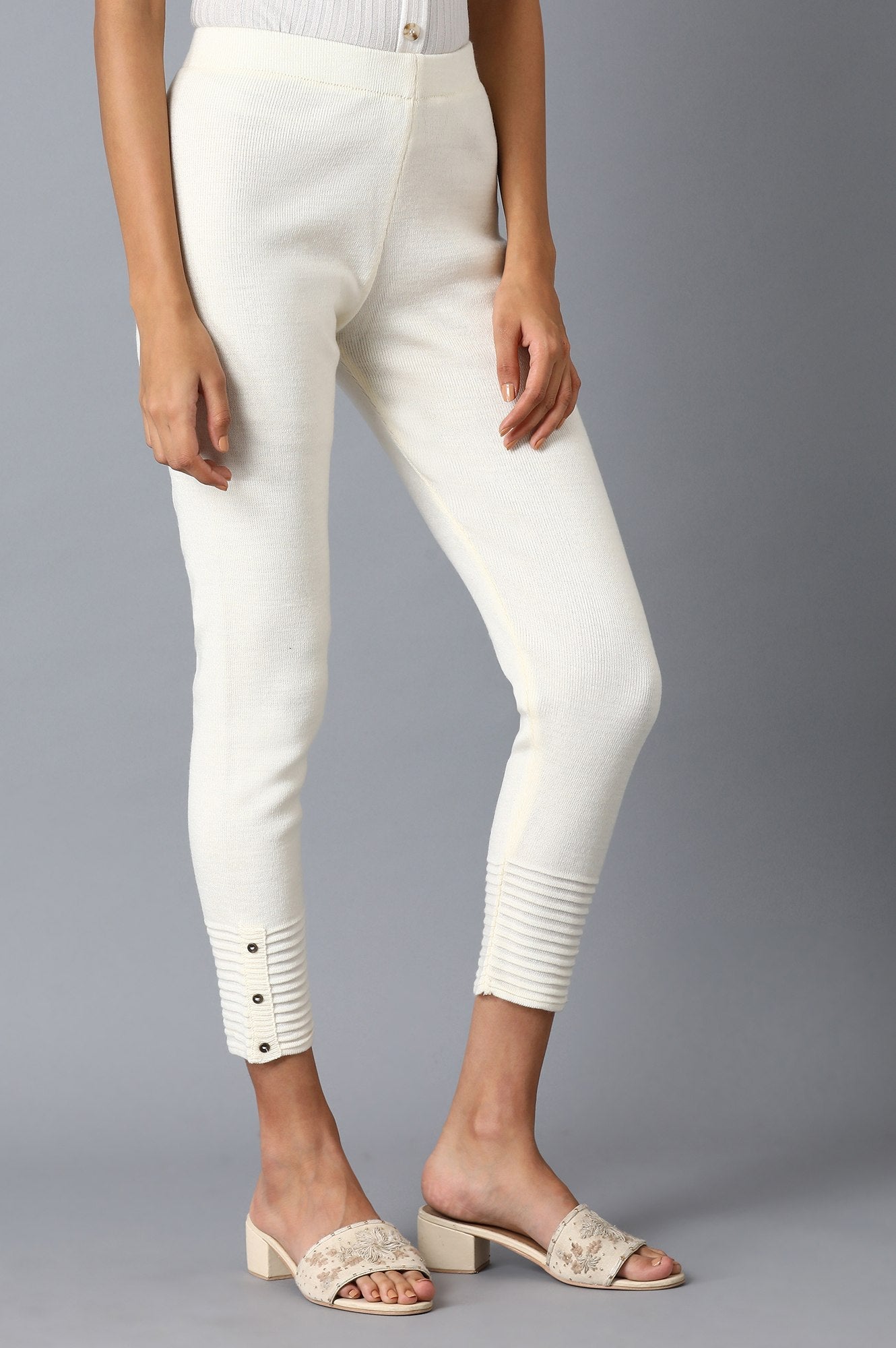 https://cdn.shopify.com/s/files/1/0722/3148/5636/files/20NOW60421-215213_4_5aa7ff8e-476a-4f46-a848-b5f78edc6225.jpg?v=1760600252