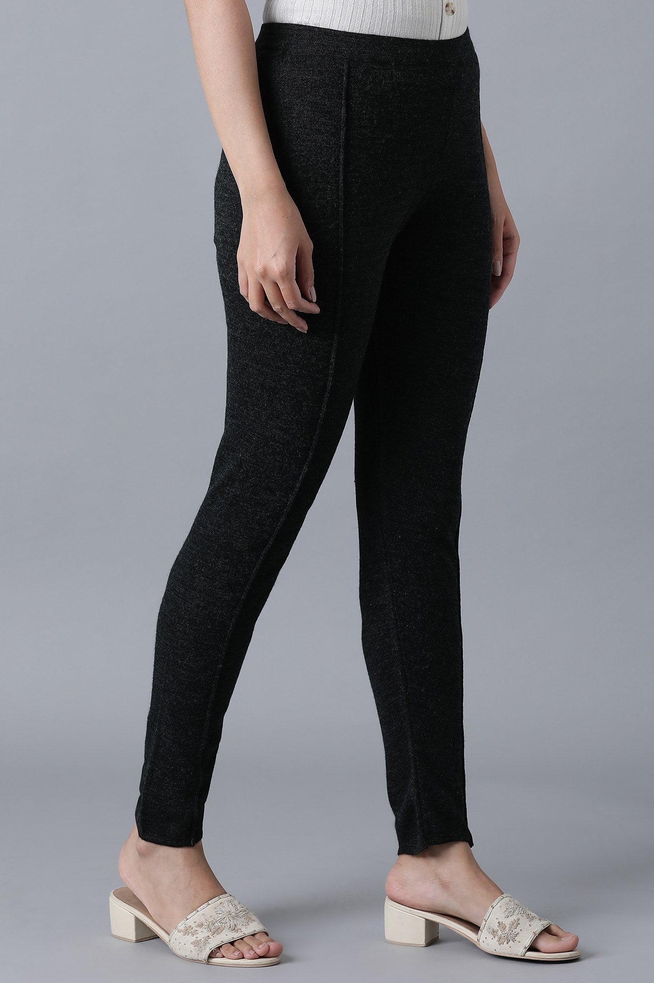 https://cdn.shopify.com/s/files/1/0722/3148/5636/files/20NOW60424-212131_4_e053a802-e286-4cb8-bf56-10e8b5d66bb8.jpg?v=1760482626