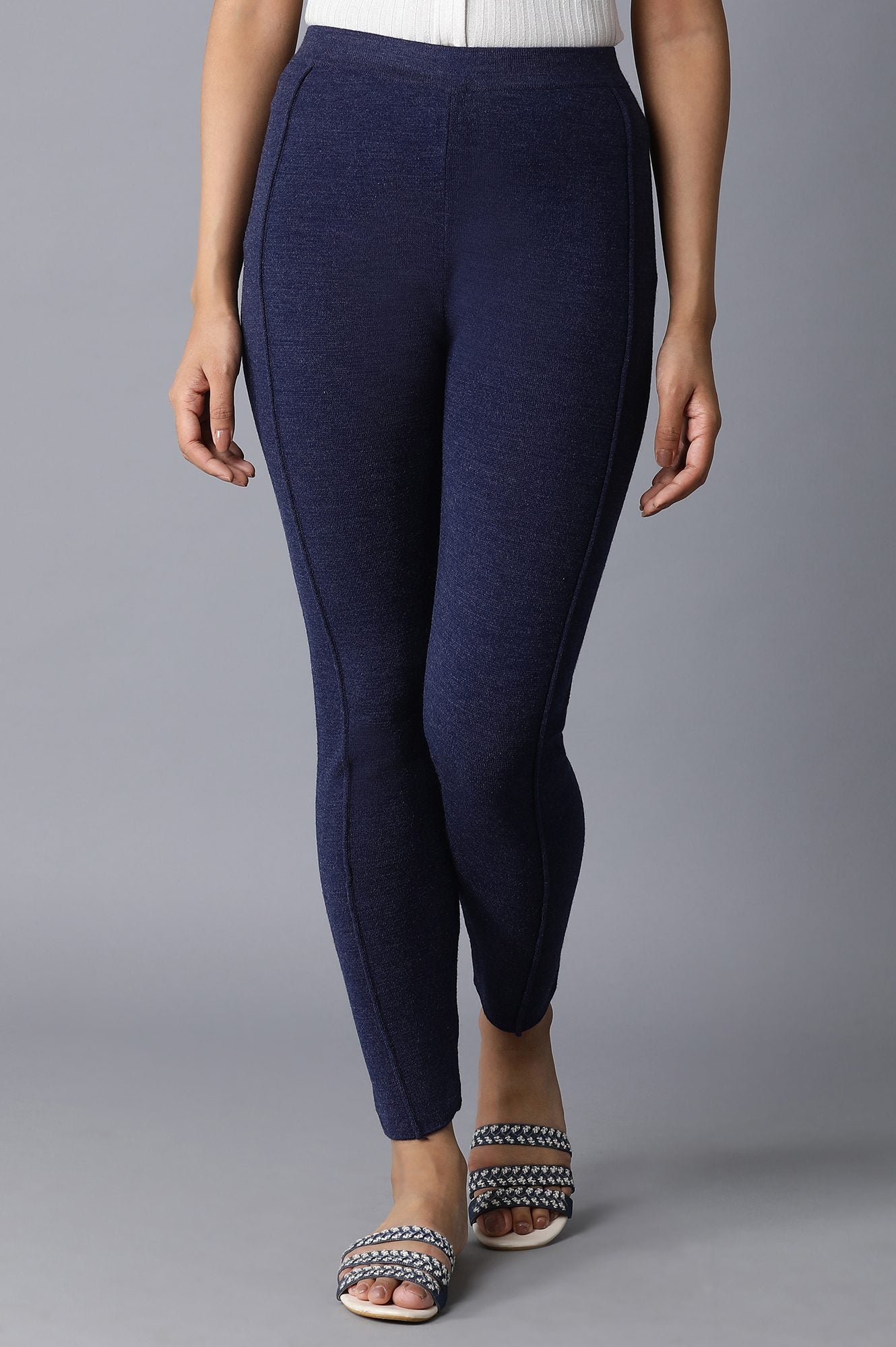 https://cdn.shopify.com/s/files/1/0722/3148/5636/files/20NOW60424-214269_1_27d00a7a-6aff-482a-b788-2643e8d87e3d.jpg?v=1760599745