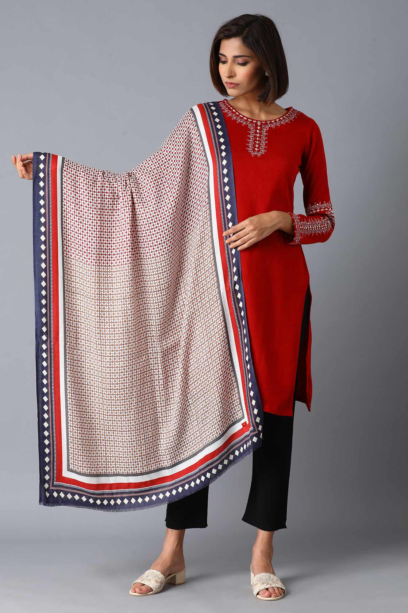 https://cdn.shopify.com/s/files/1/0722/3148/5636/files/20NOW80797-115664_1_1efcbd47-7d19-4be2-b607-b9dd74eb3ed8.jpg?v=1760597576