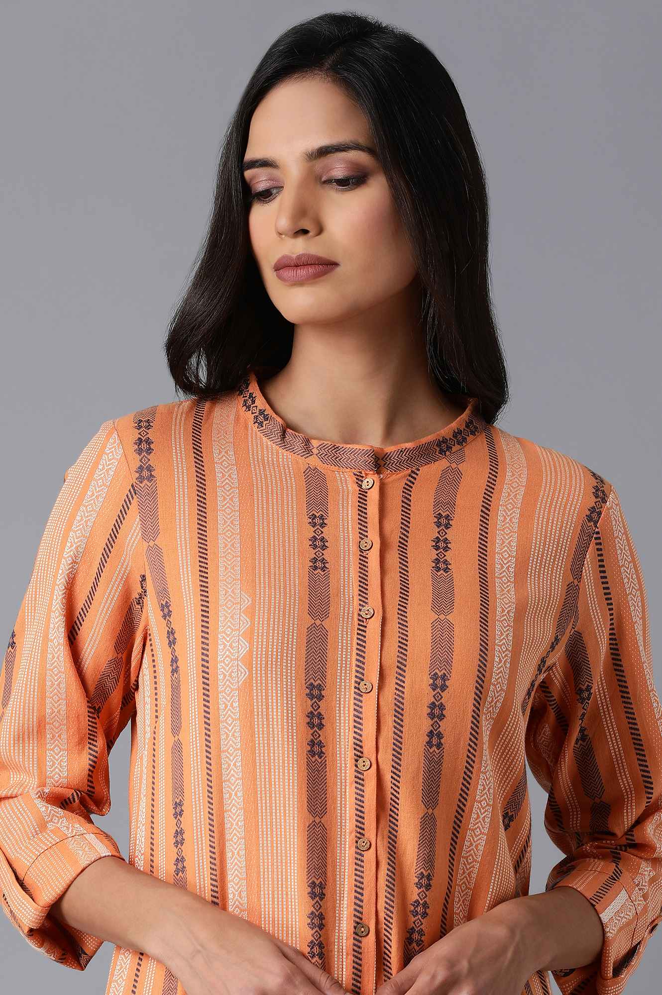 https://cdn.shopify.com/s/files/1/0722/3148/5636/files/20SKW14276-310534_6.jpg?v=1760485128