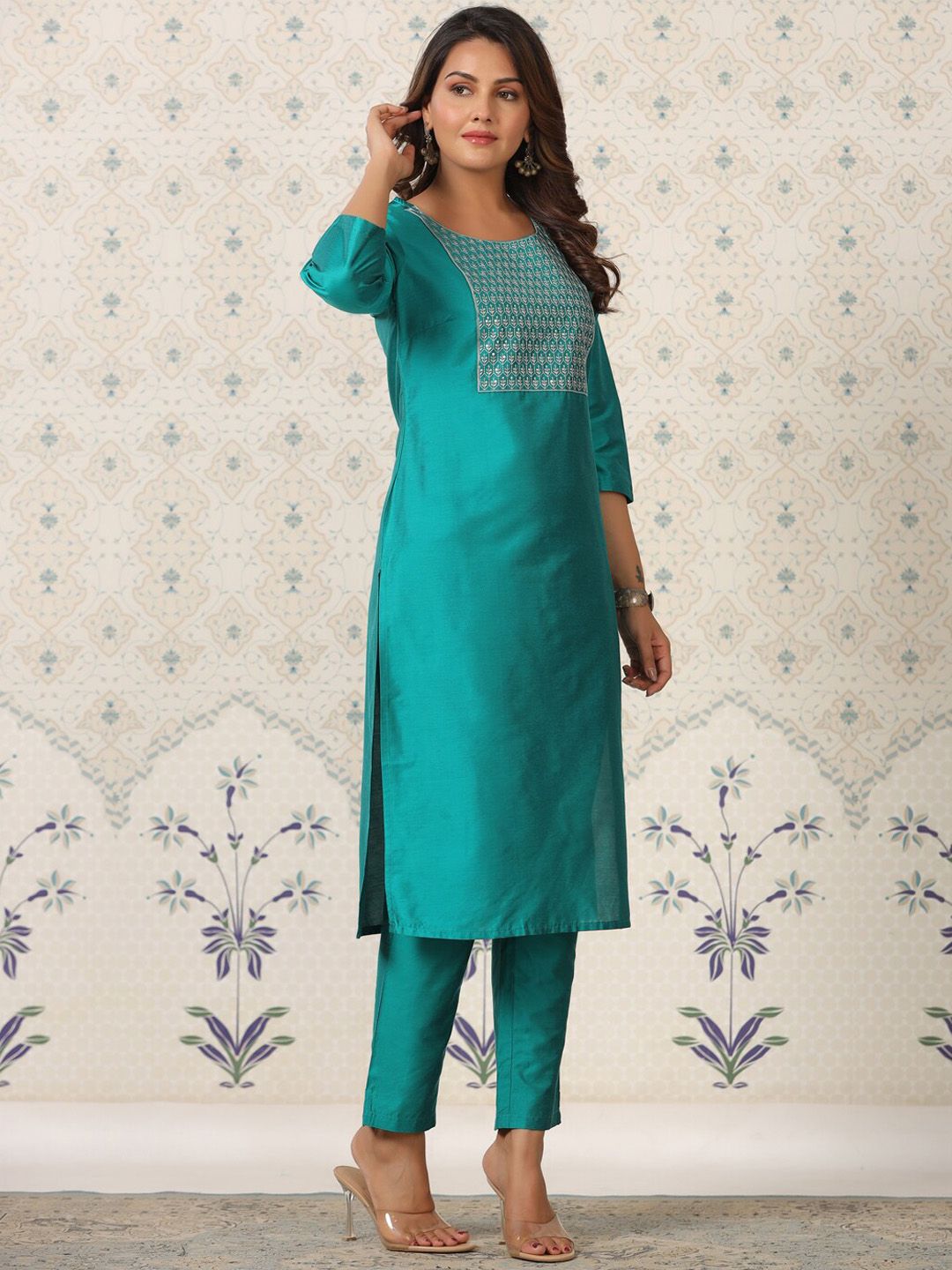 Ode by House of Pataudi Ethnic Motifs Yoke Design Thread Work Kurta With Trouser - Distacart