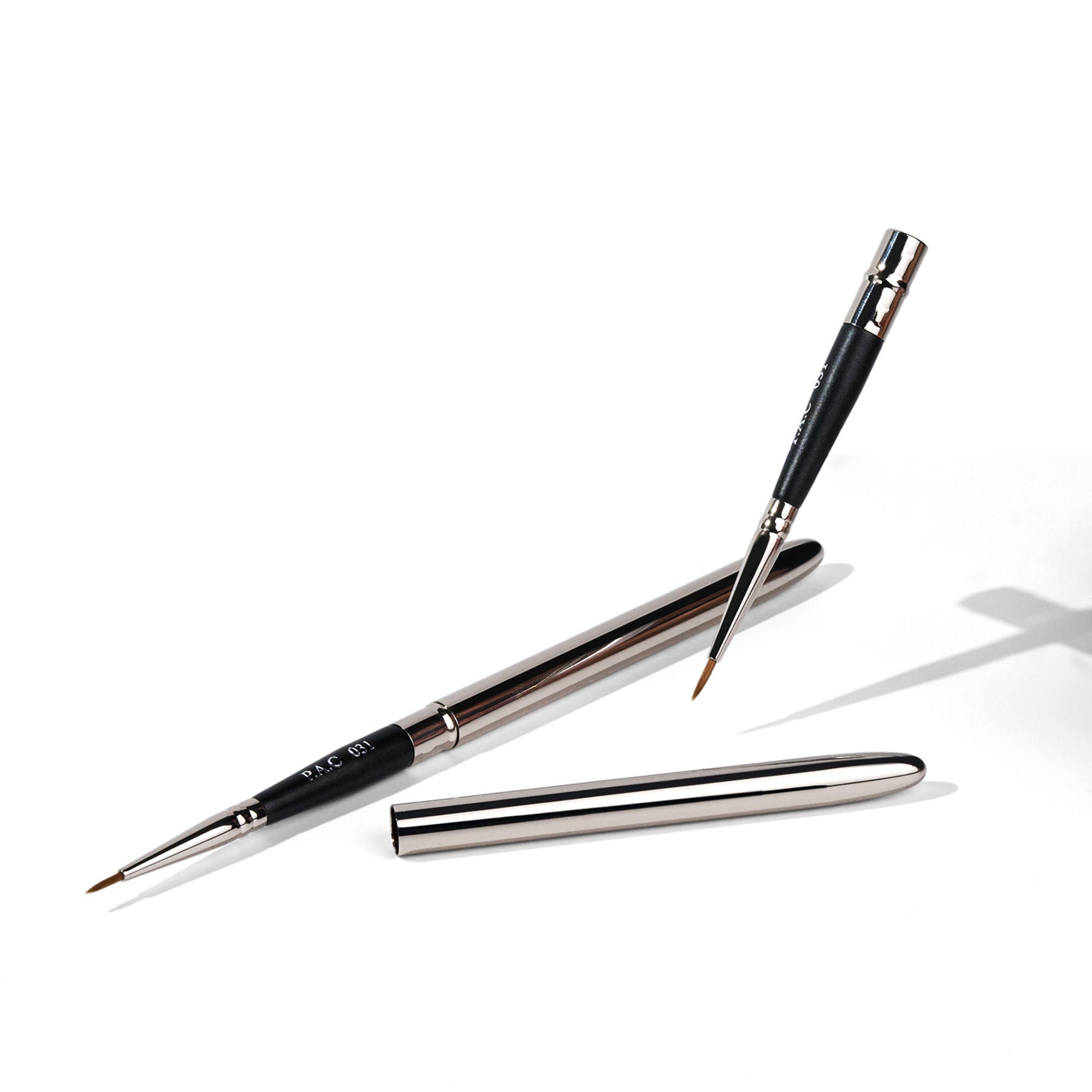 PAC Studio Eyeliner Brush 031 - Precise Liner Brush for Sharp Graphic Liners, Handle Turns into a Cap