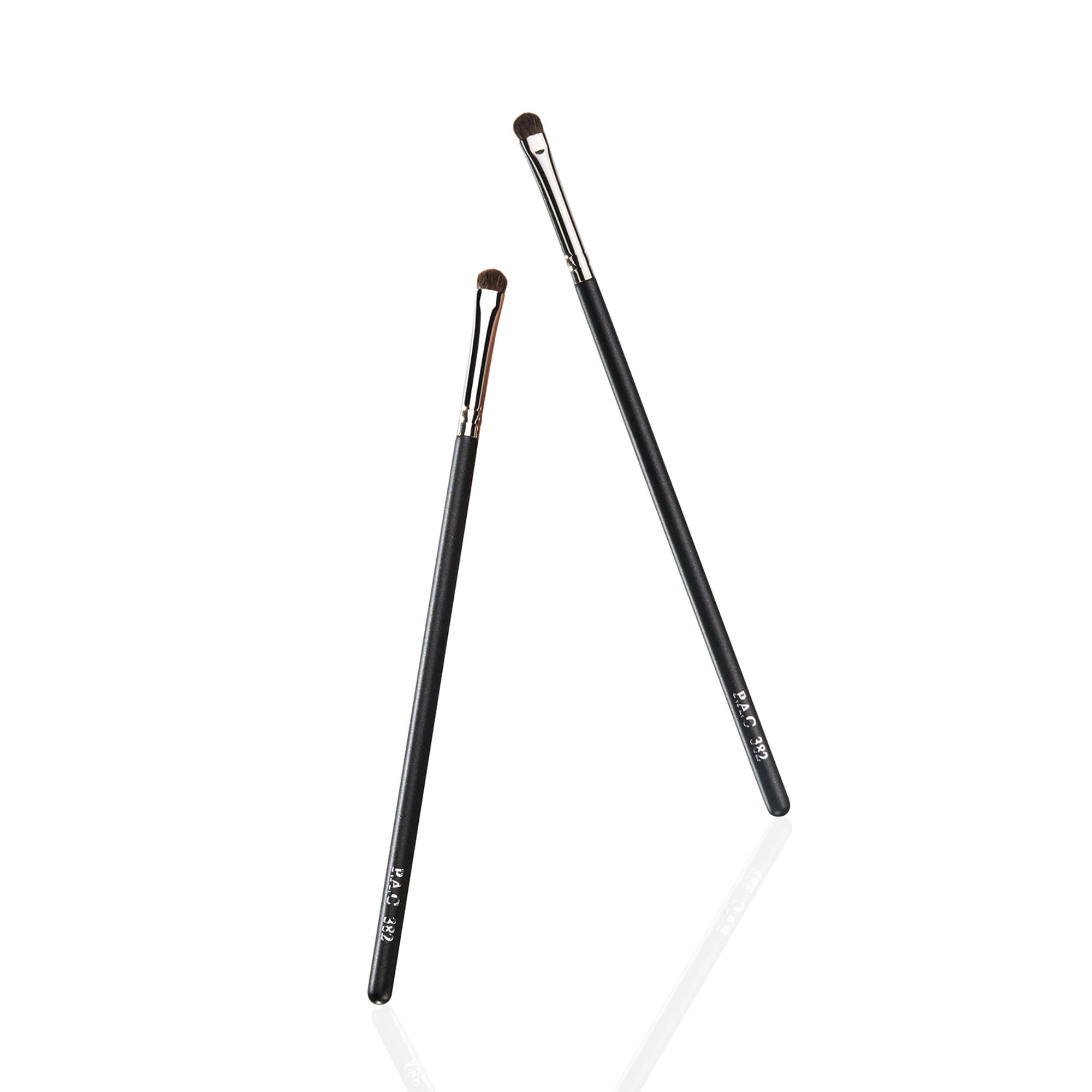 PAC Studio Eyeshadow Application Brush 382 - Distacart