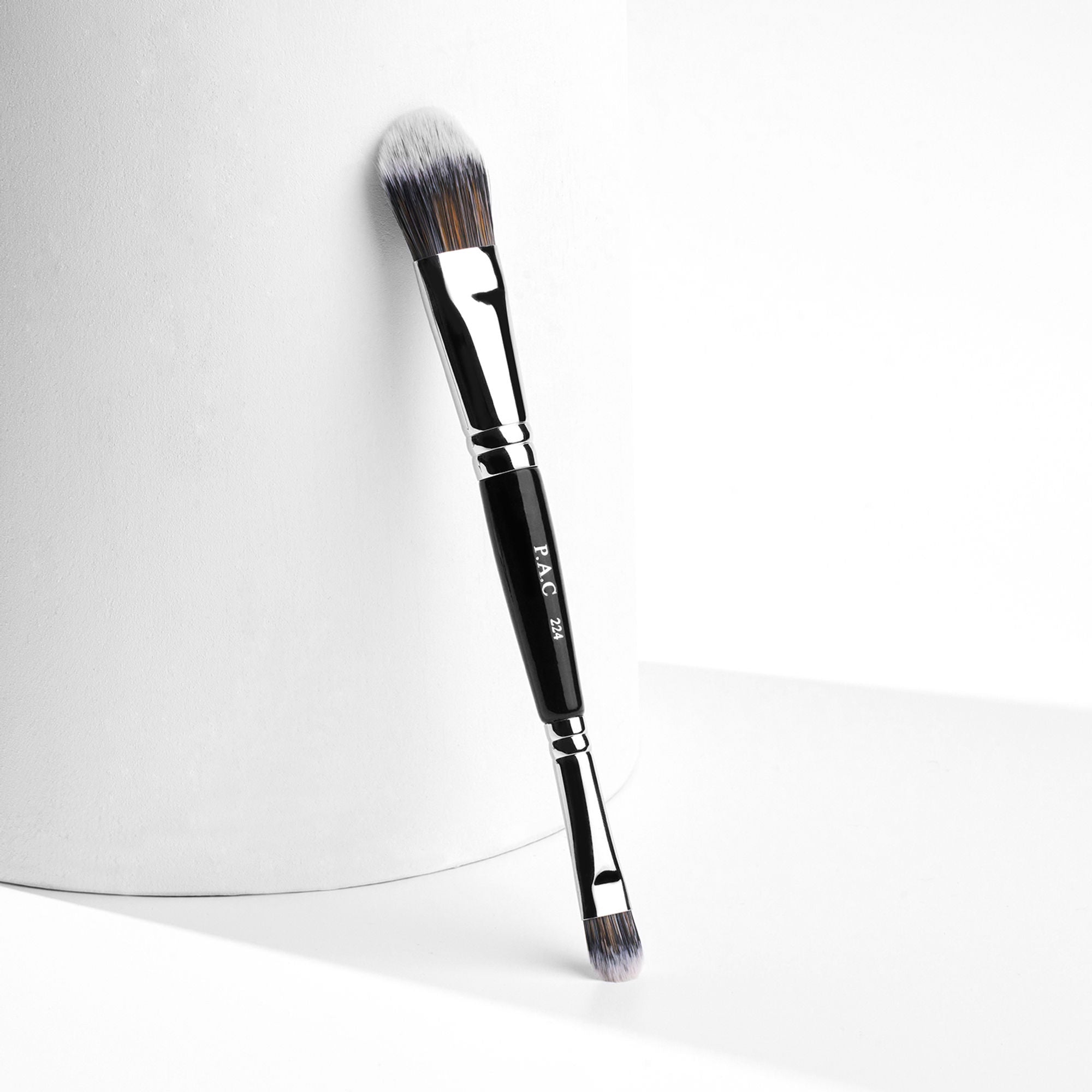 PAC Studio Foundation Brush - 224 - Distacart