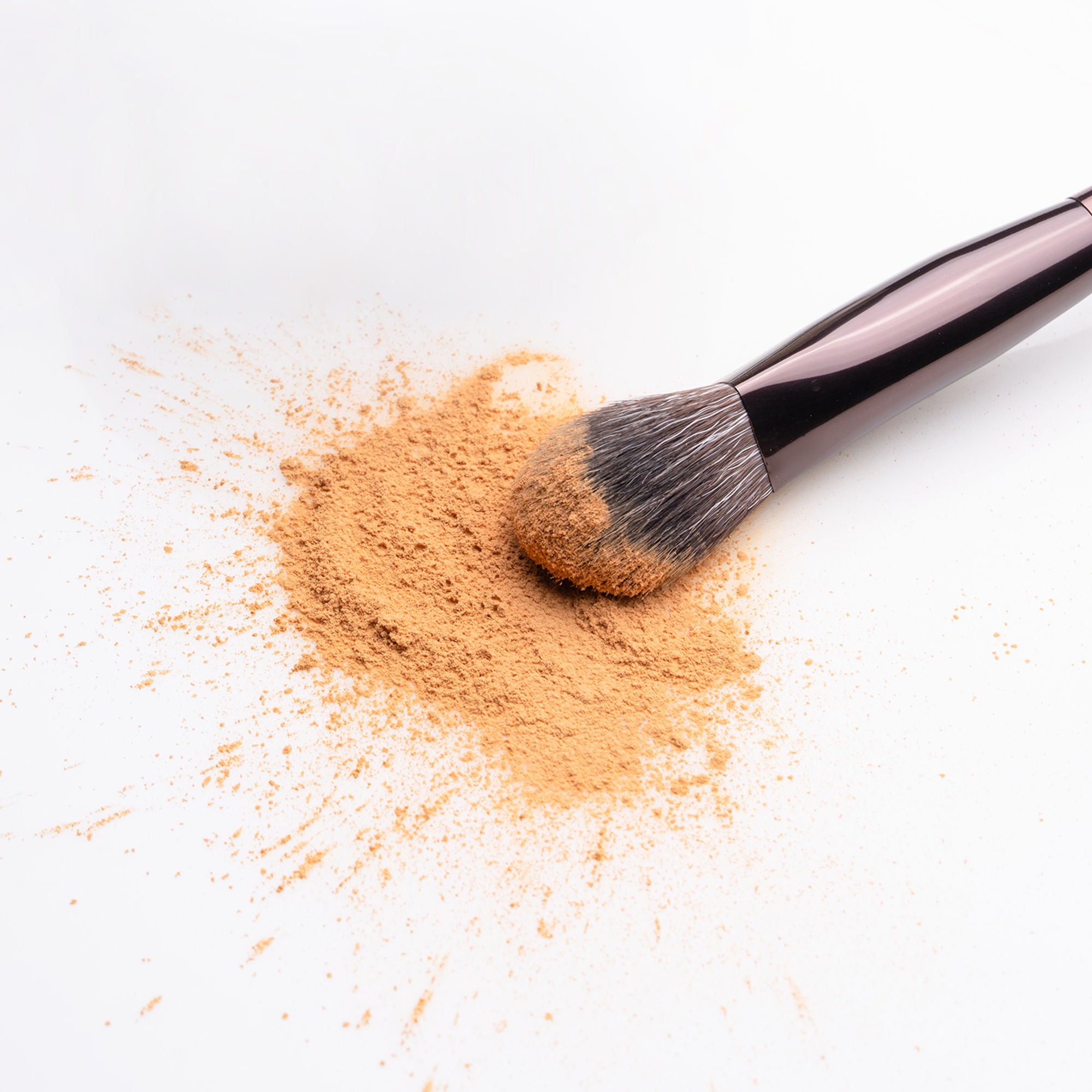 PAC Studio T04 Small Powder Brush - Buff & Blend With Precision, Dense Bristles, Ideal for Under Eyes