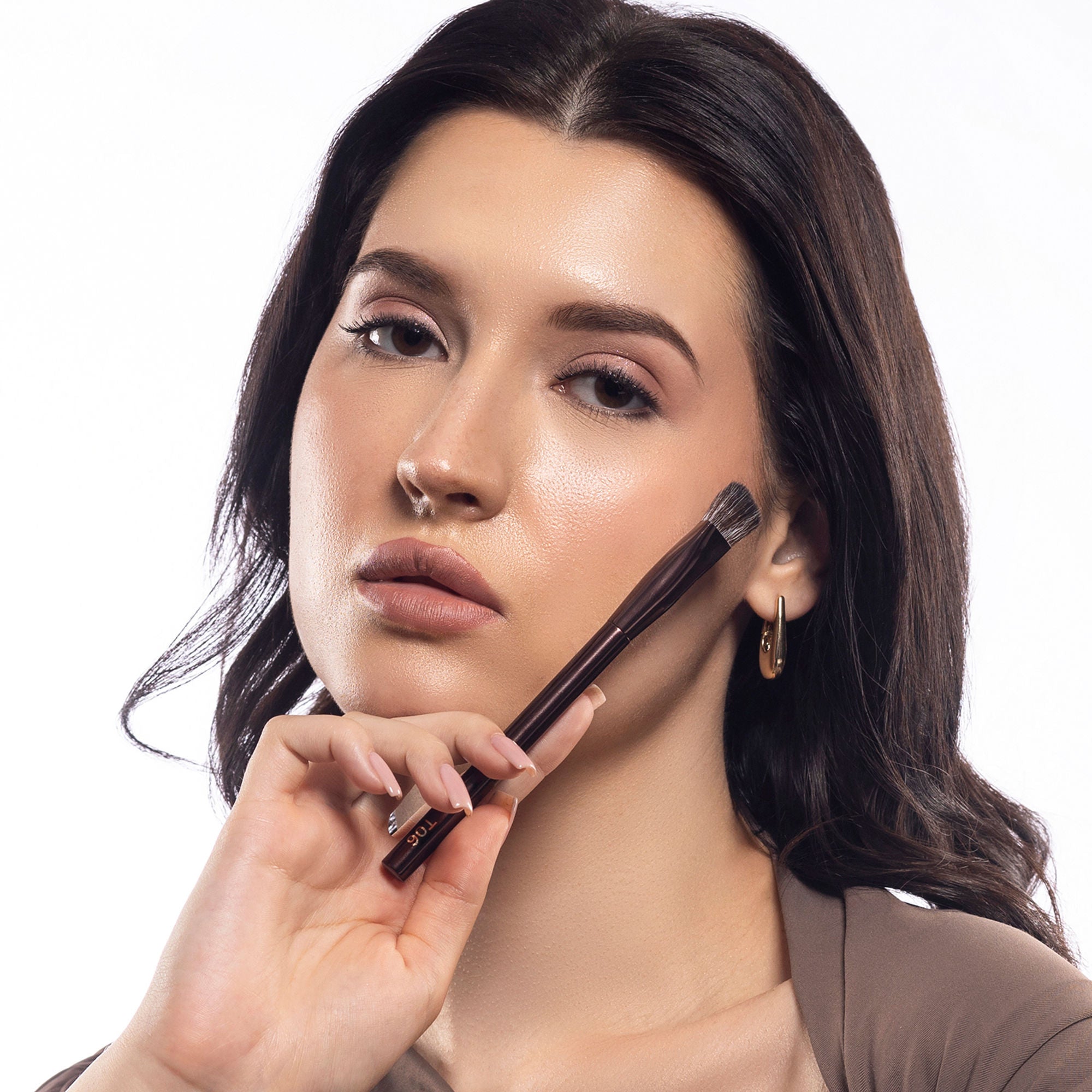 PAC Studio T06 Expert Concealer Brush - Flat Angled Densely Packed Bristles Perfect for Precise Application