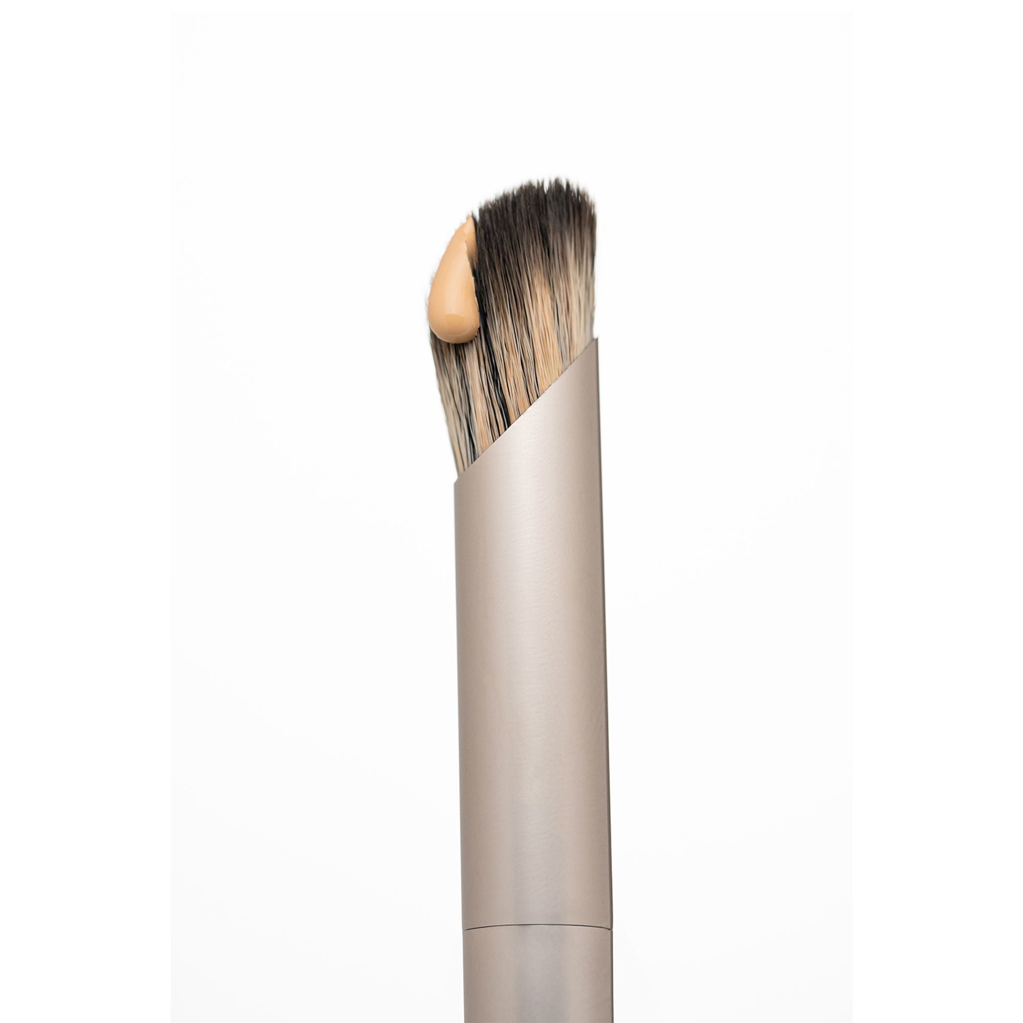 PAC Studio S11 Concealer Buffer - Densely Packed Bristles for Spot Concealing, High Precision Blending
