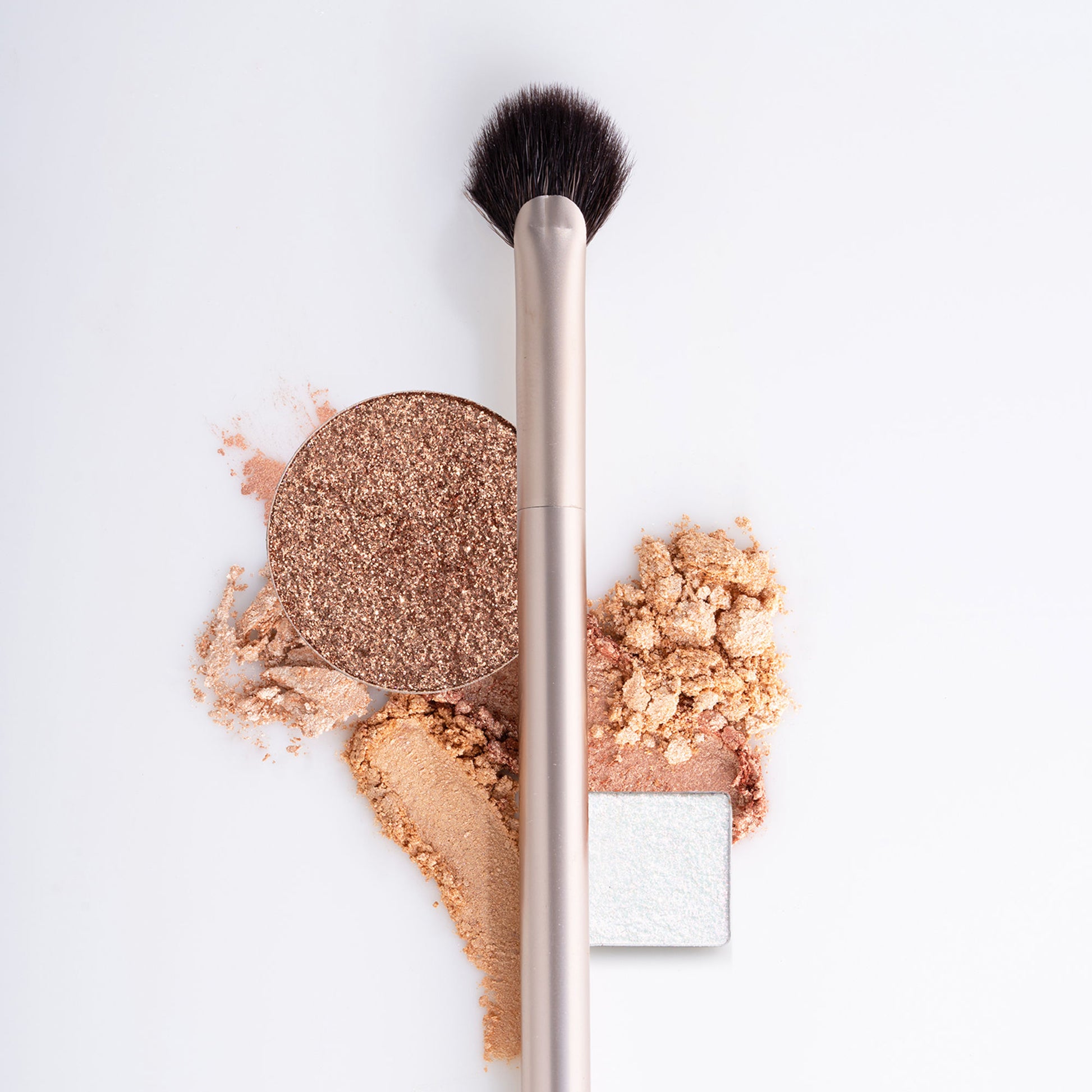 PAC Studio S16 Highlighter Fan Brush - Feather Light Application, Ultra Soft Bristles, Even Application - Distacart