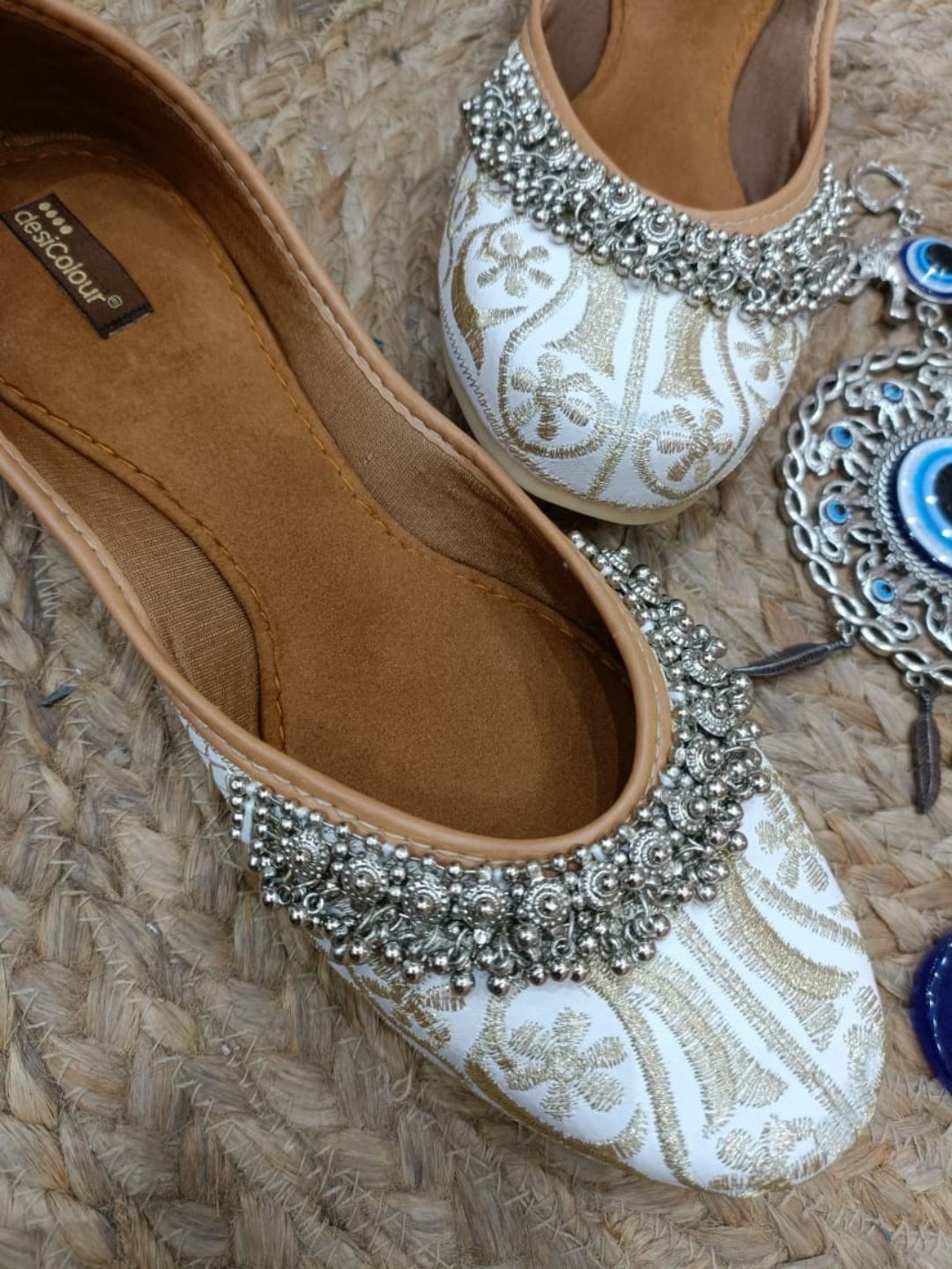 Desi Colour Women Indian Ethnic Footwear-Off White-Gungroo - Distacart