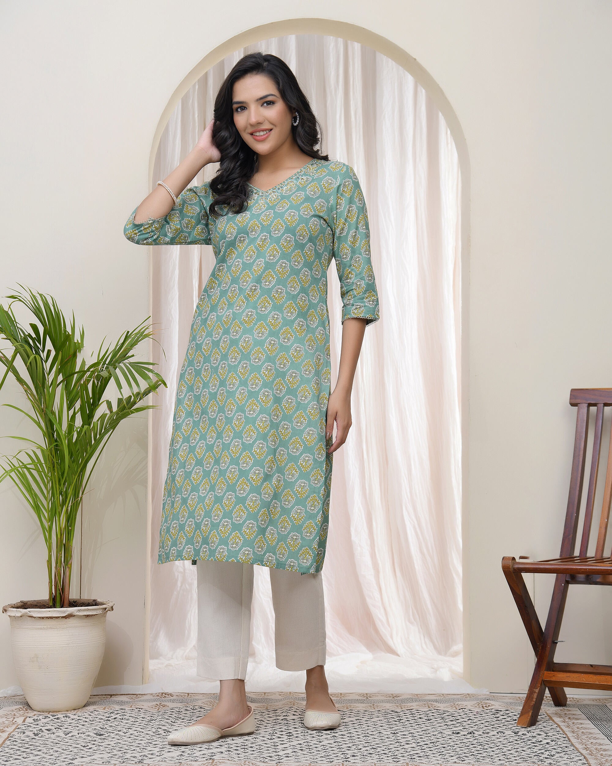 Vaasva Women Aqua Cotton Printed Straight Kurti