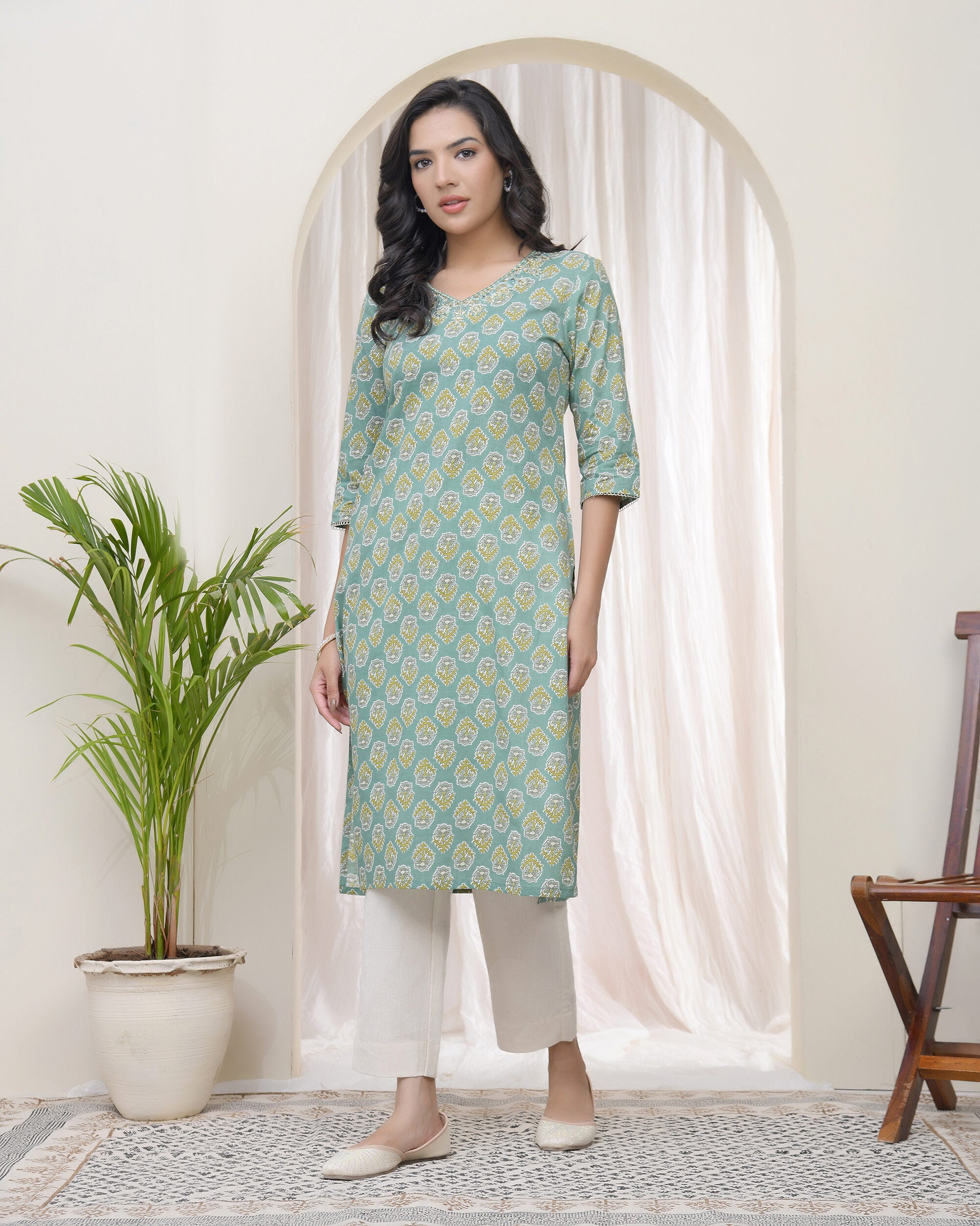Vaasva Women Aqua Cotton Printed Straight Kurti