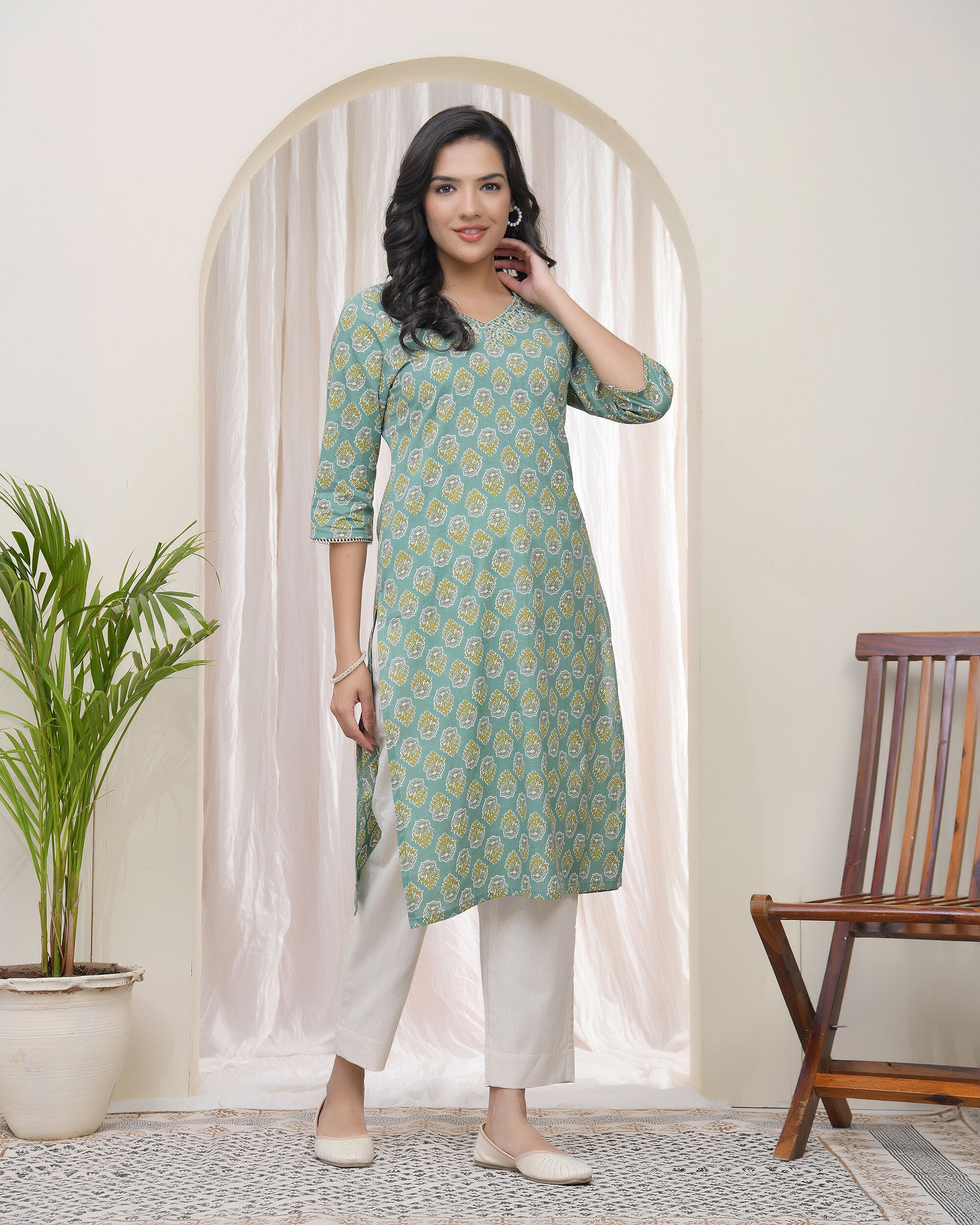 Vaasva Women Aqua Cotton Printed Straight Kurti
