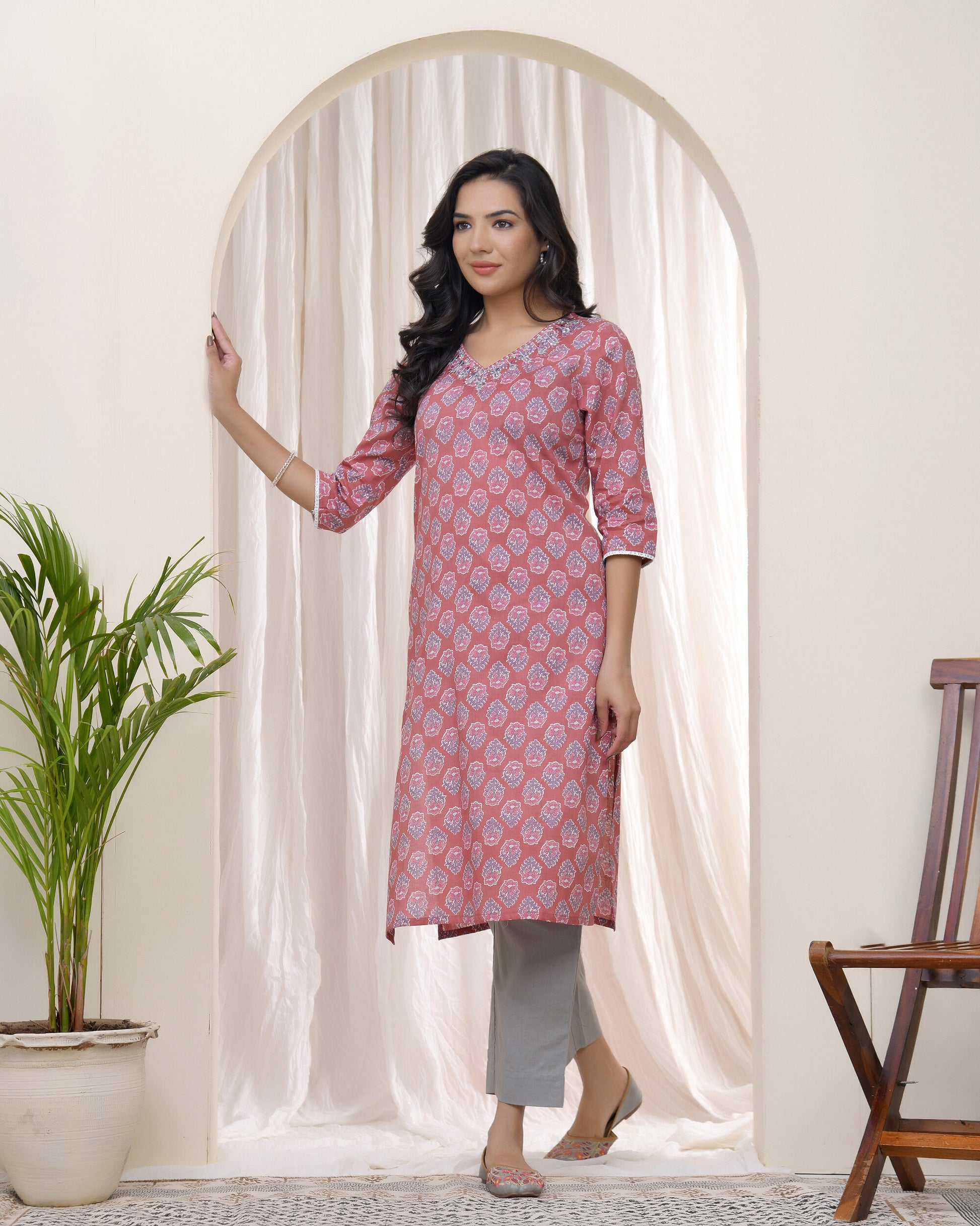 Vaasva Women Pink Cotton Printed Straight Kurti - Distacart