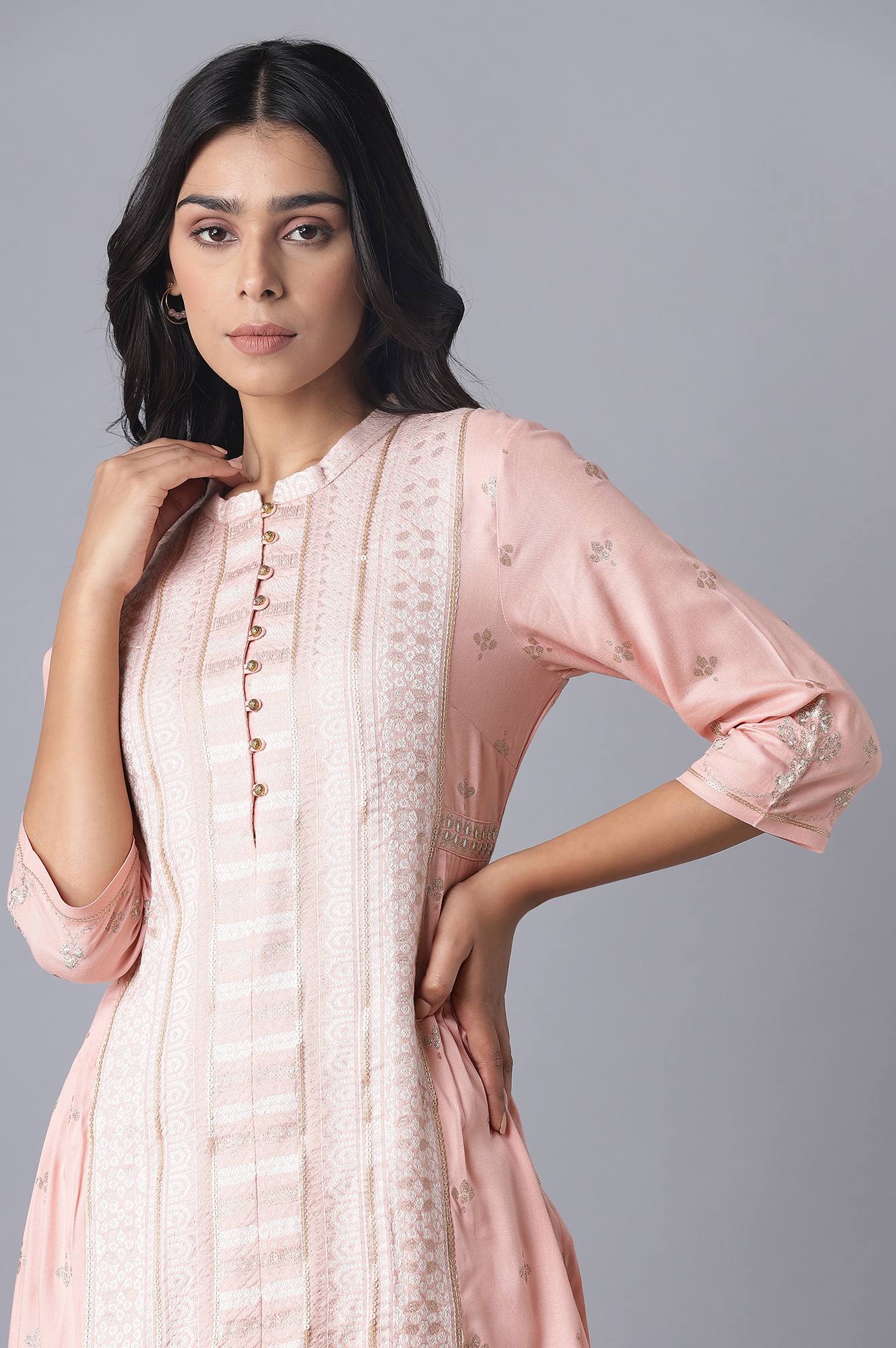 https://cdn.shopify.com/s/files/1/0722/3148/5636/files/21AUW13690-310691_6.jpg?v=1760485824