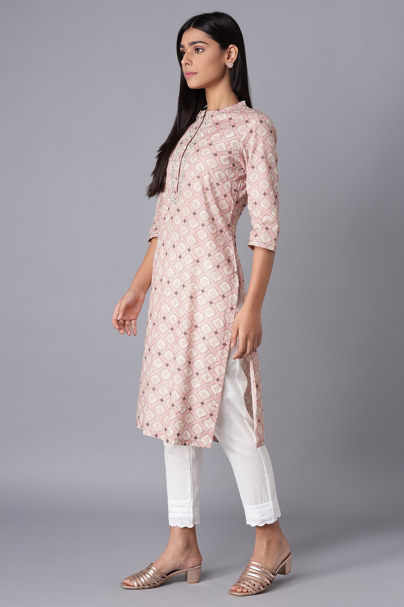 https://cdn.shopify.com/s/files/1/0722/3148/5636/files/21AUW13717-114669_3_bfa48d35-084e-41a2-baf4-6750909e81b4.jpg?v=1760478054