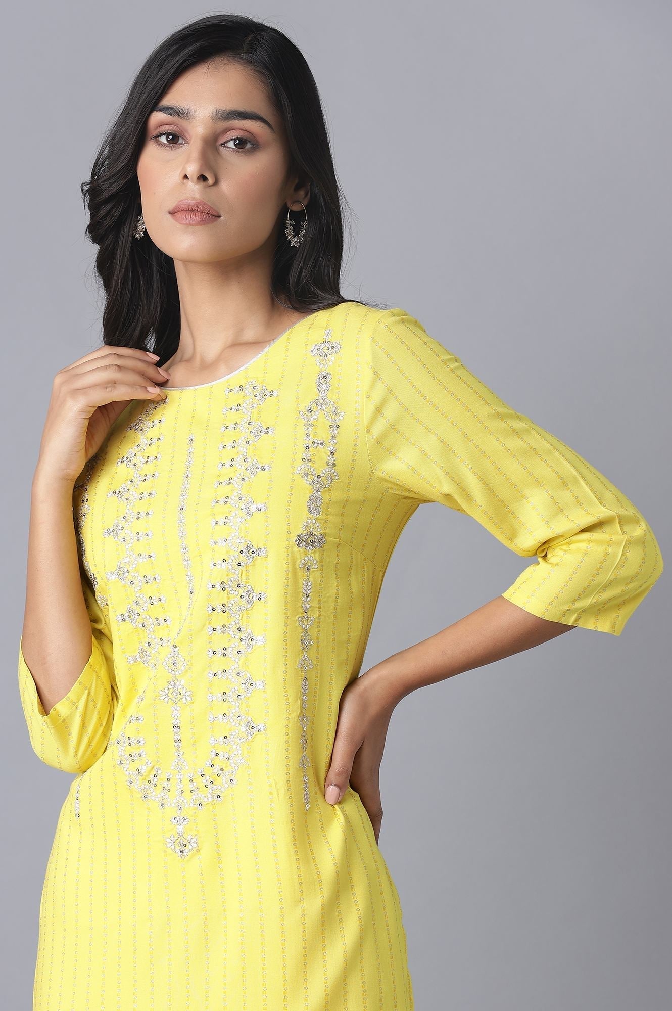 https://cdn.shopify.com/s/files/1/0722/3148/5636/files/21AUW14106-117166_6_608b37da-3271-4e17-b8b1-2eaffb7cceb0.jpg?v=1760479243